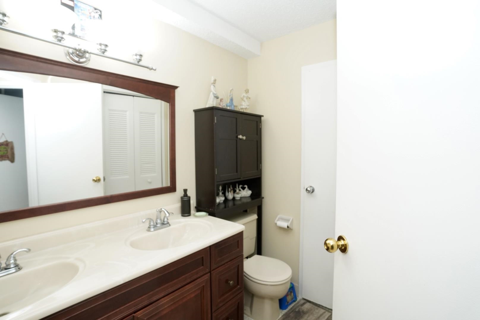 219 Harmon Cove Tower #219, Secaucus, New Jersey image 11