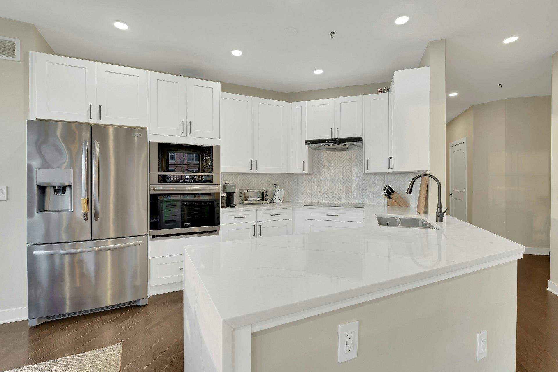 24 Avenue At Port Imperial #200, West New York, New Jersey image 18