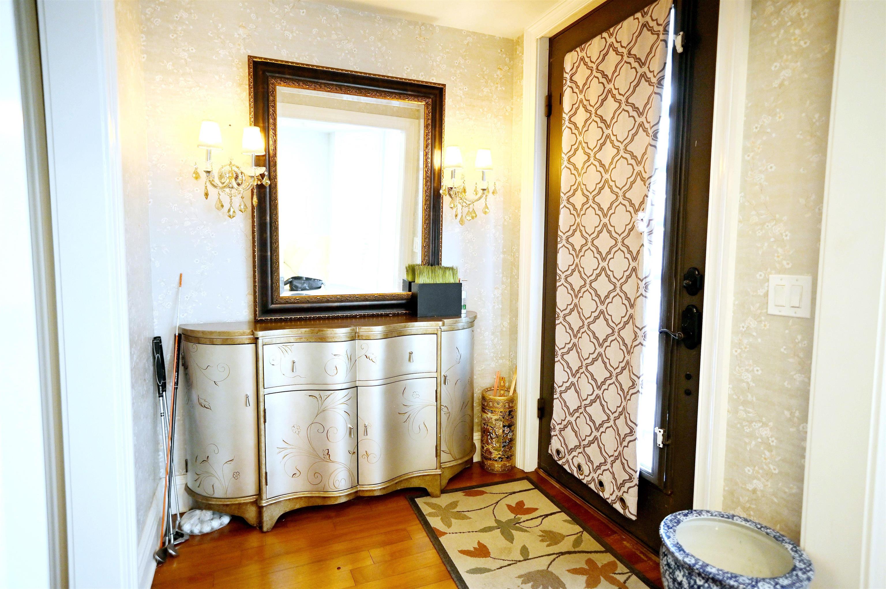 4 HENLEY PL 4