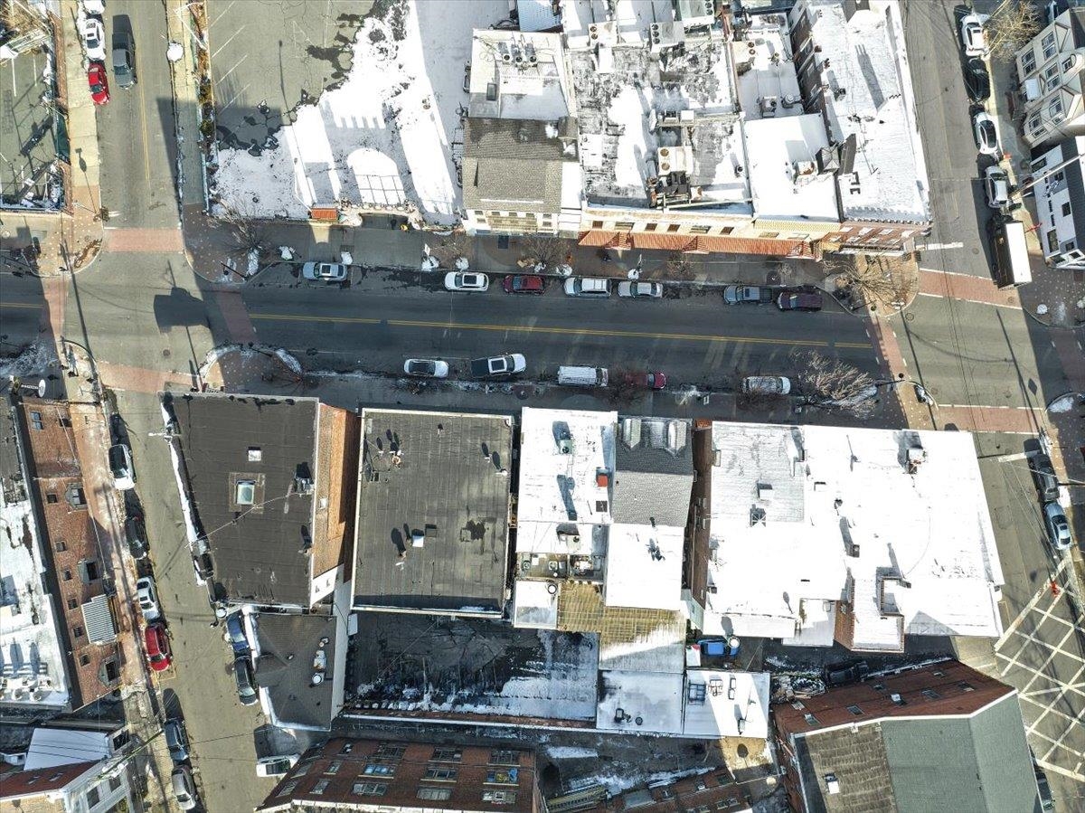 73-75 FERRY ST