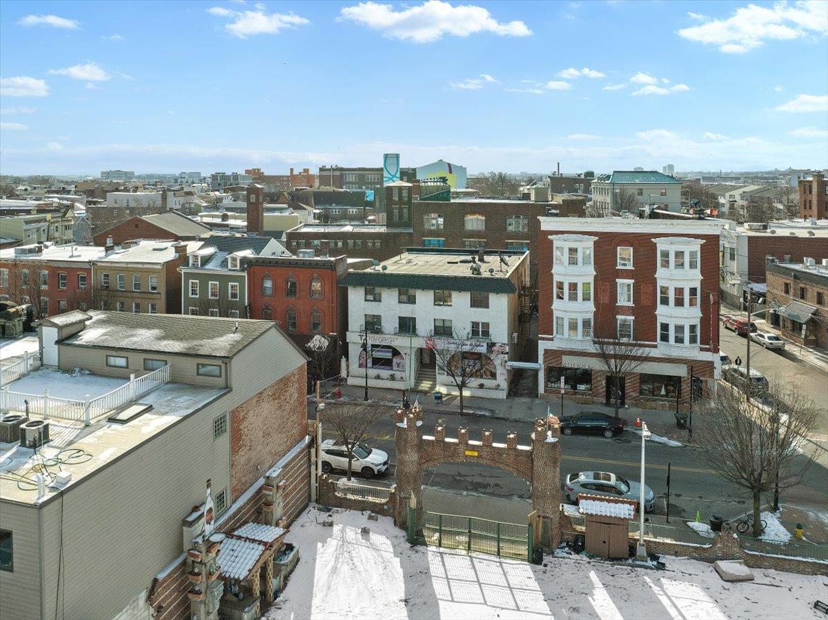 73-75 FERRY ST
