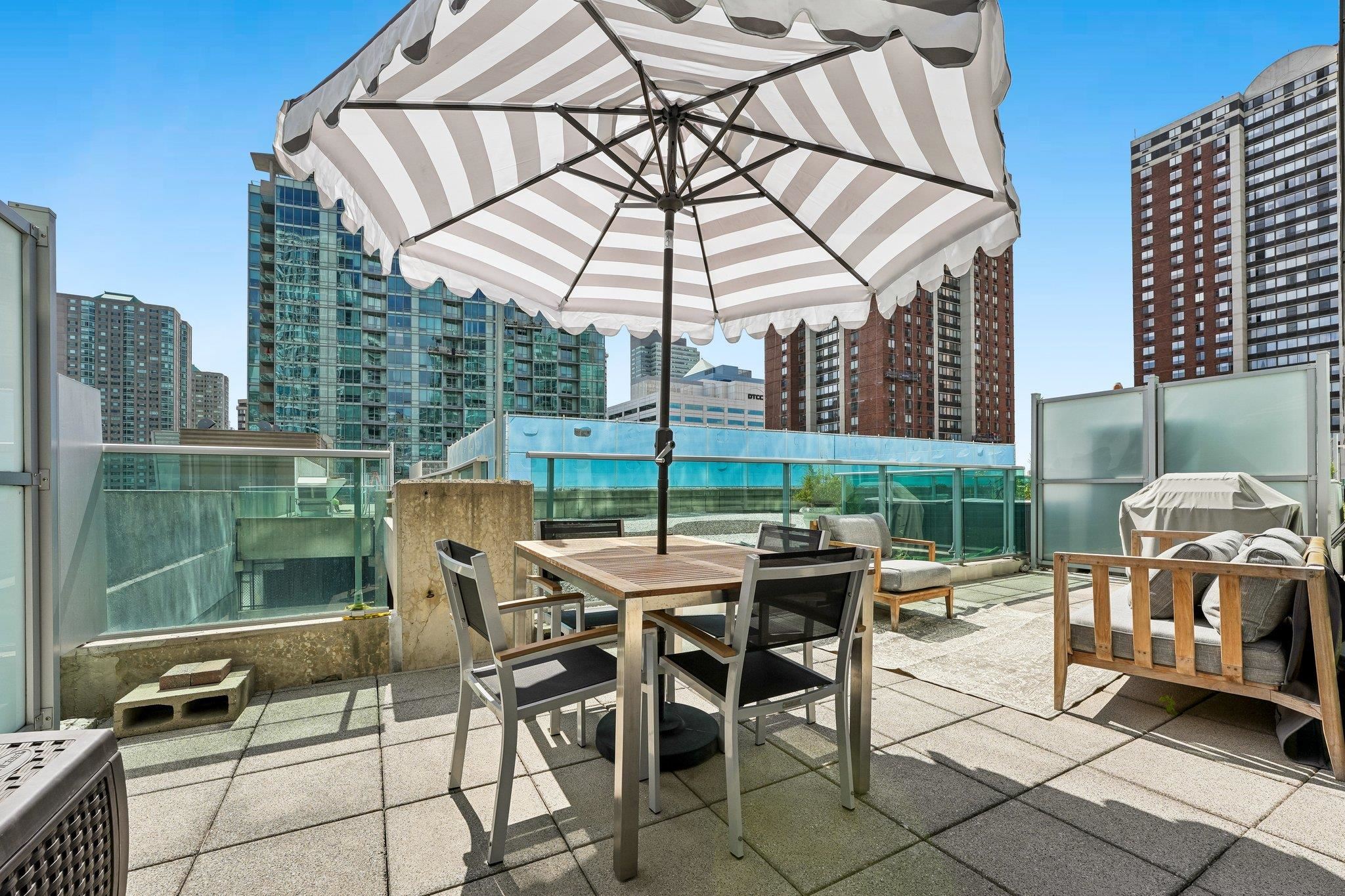 1 SHORE LANE 909