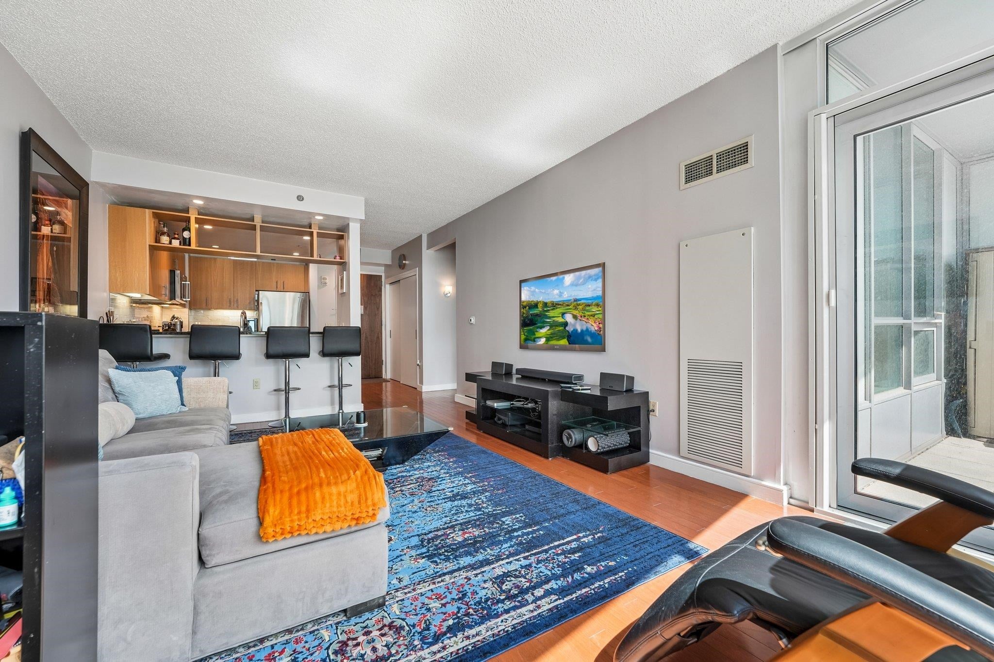 1 SHORE LANE 909