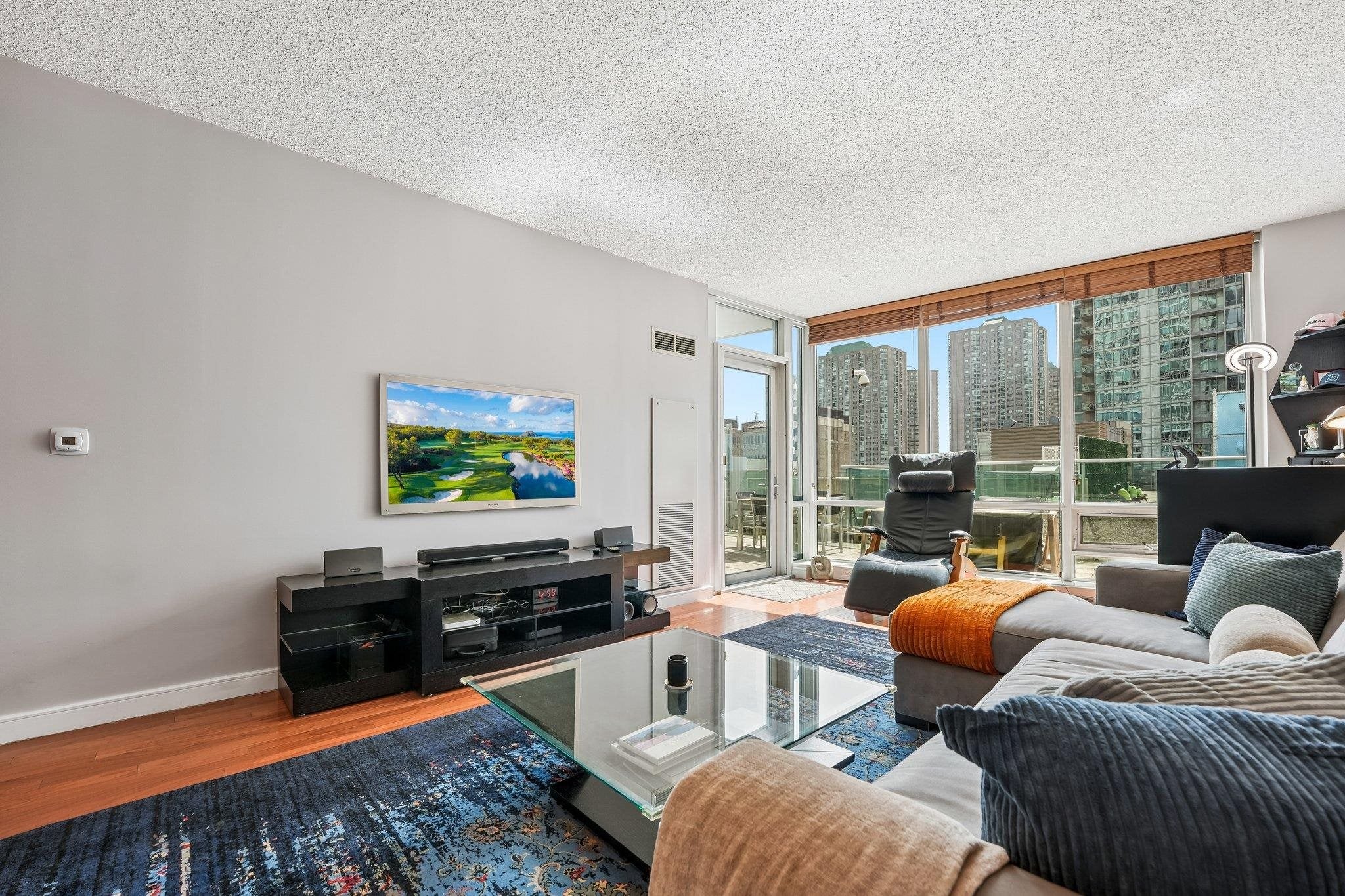 1 SHORE LANE 909