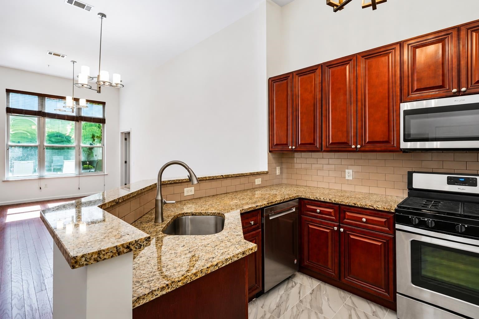 Search Homes 4 15 WARREN ST 116
