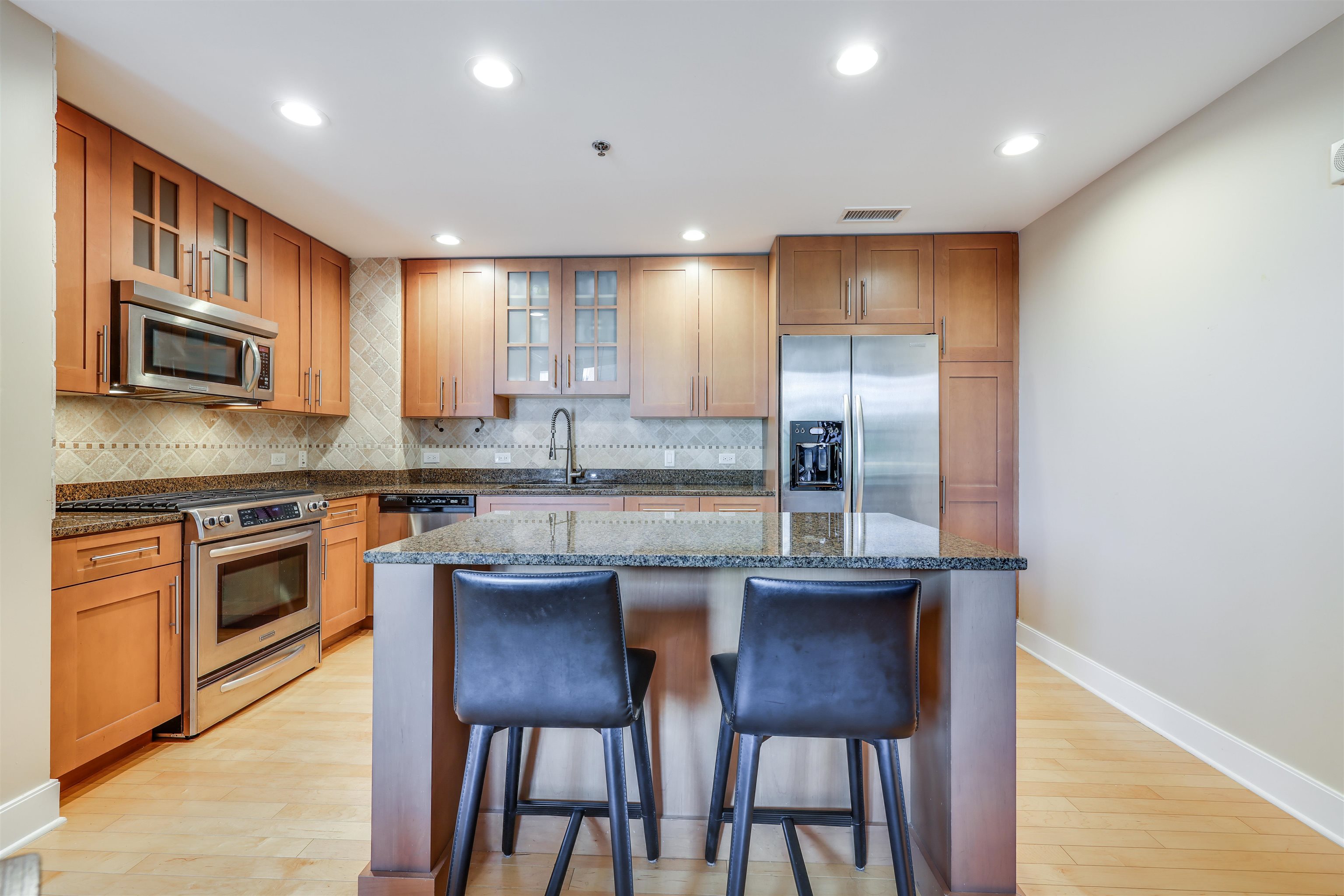 1125 Maxwell Lane #515, Hoboken, New Jersey image 3