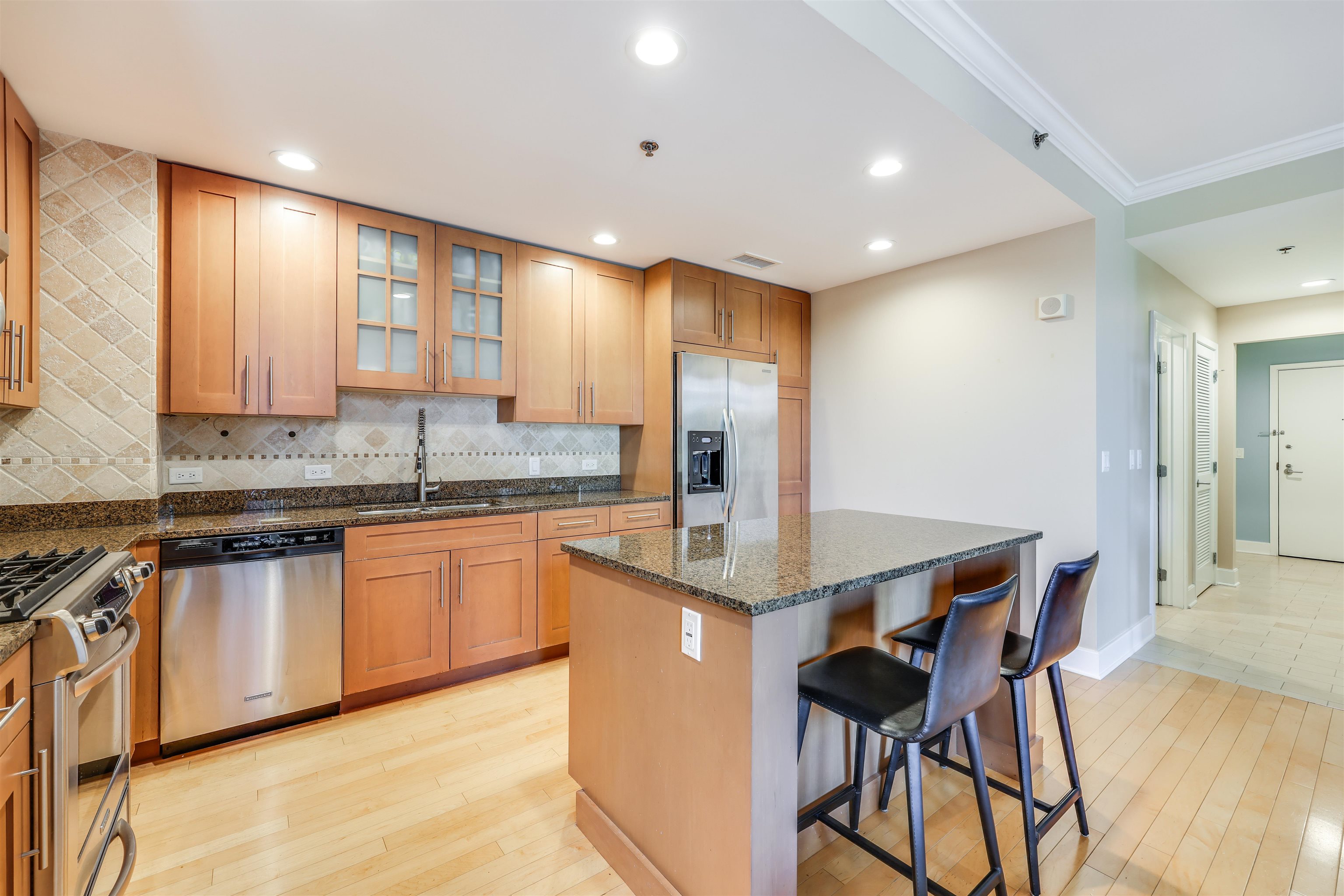 1125 Maxwell Lane #515, Hoboken, New Jersey image 4