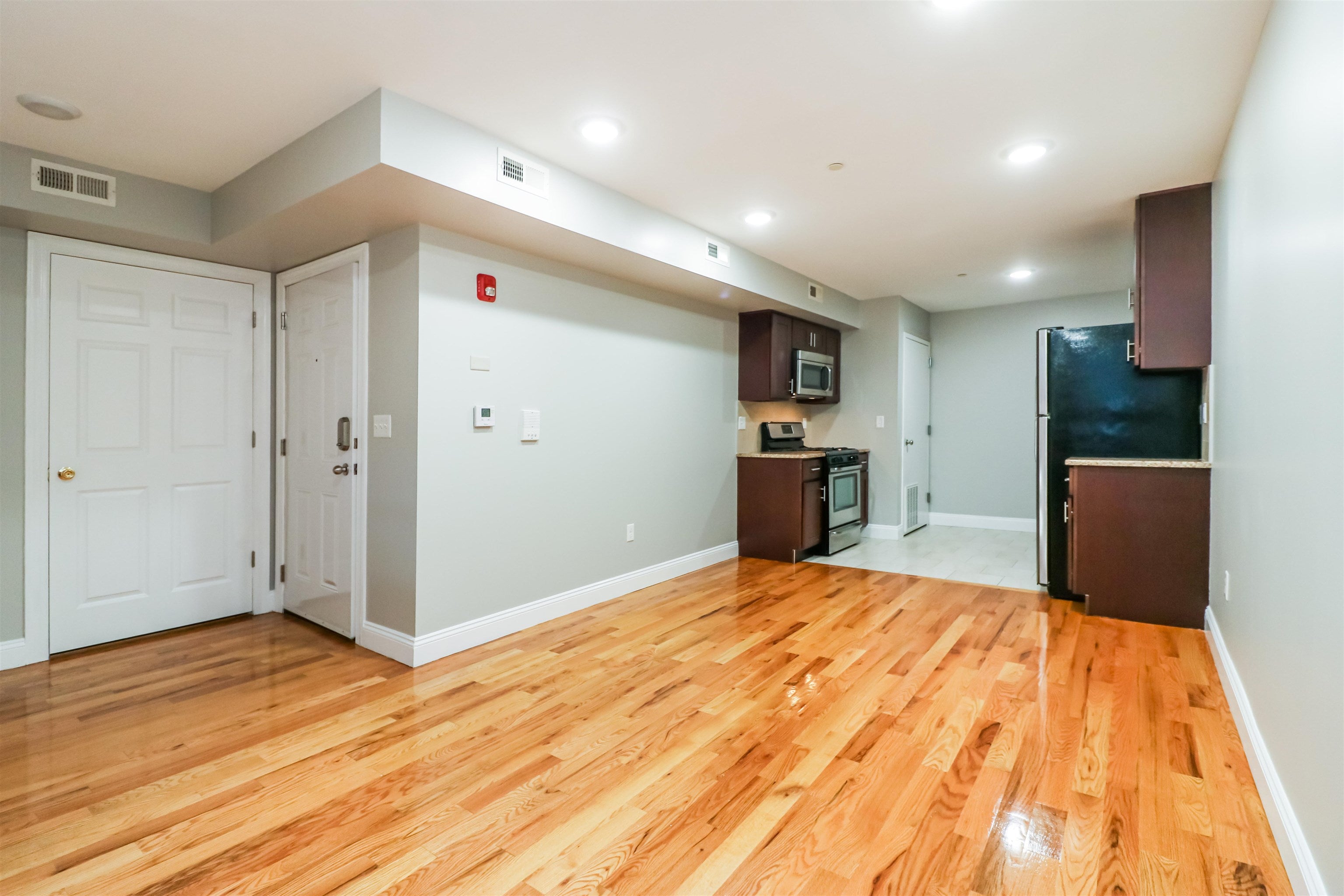 381 COMMUNIPAW AVE 401