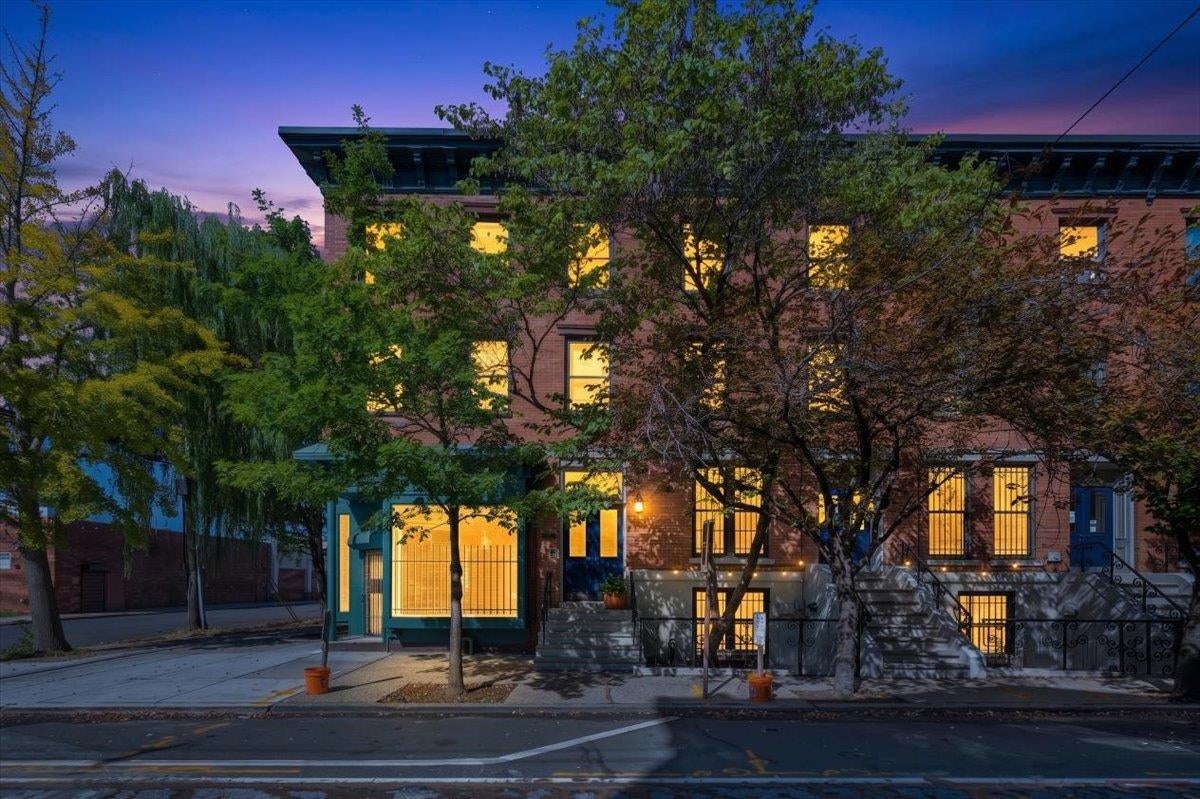 Search Homes 1 273 MONMOUTH ST 3C