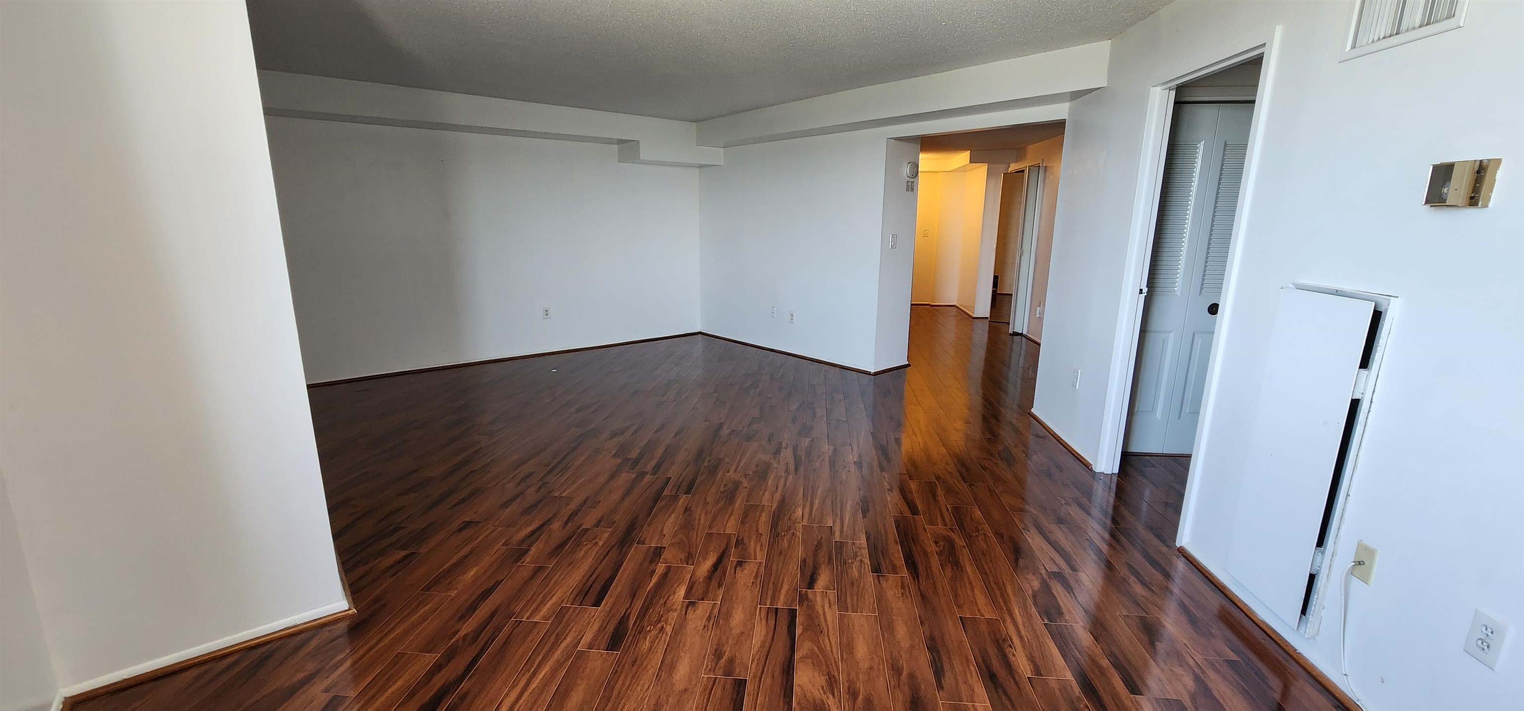 Harmon Cove Tower #336, Secaucus, New Jersey image 3