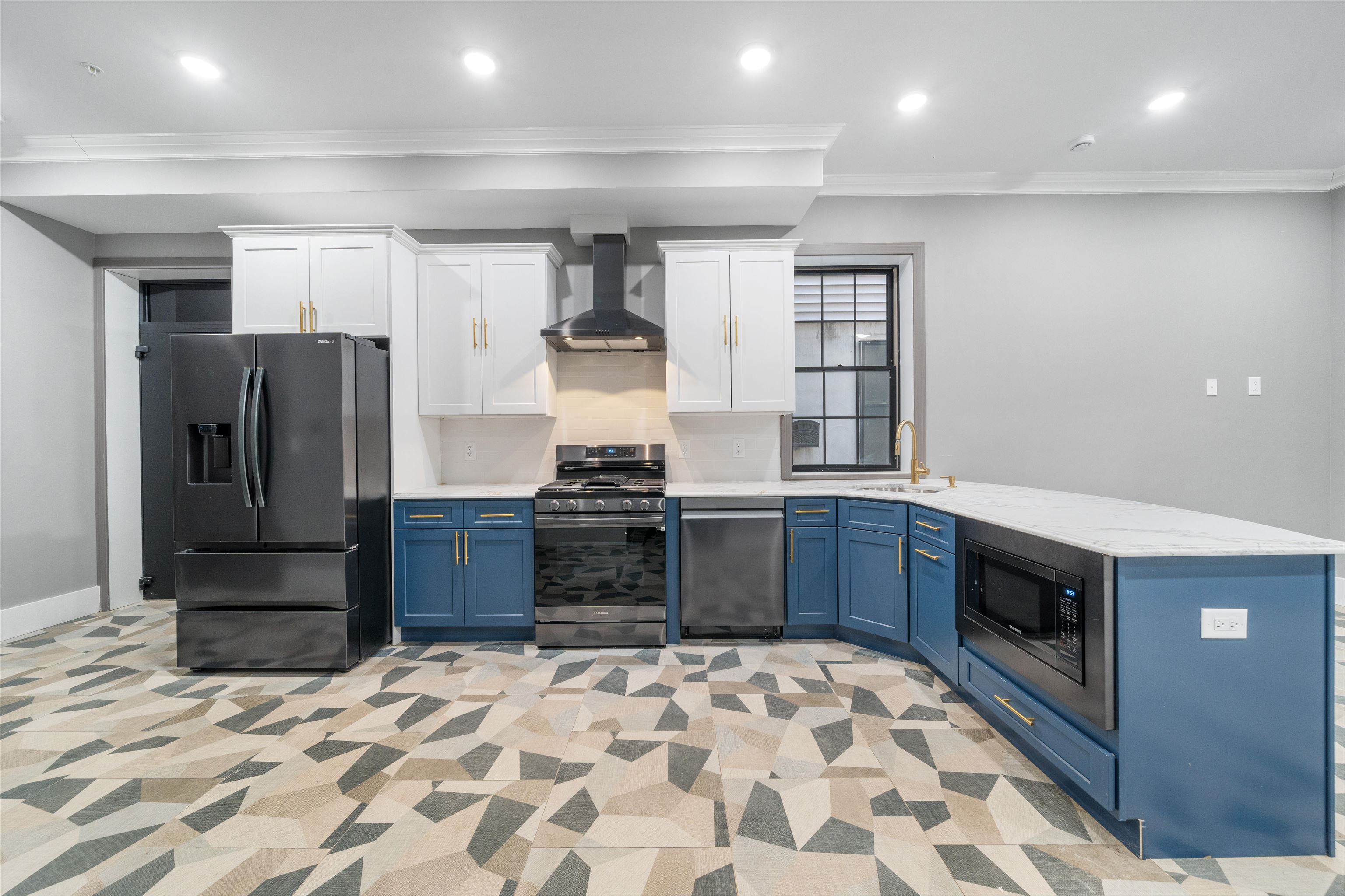 24 Romaine Ave #A1, Jersey City, New Jersey image 2