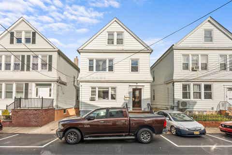 Homes For Rent - 23 Obrien Ct #2ND FLOOR<br/> Bayonne, NJ 07002