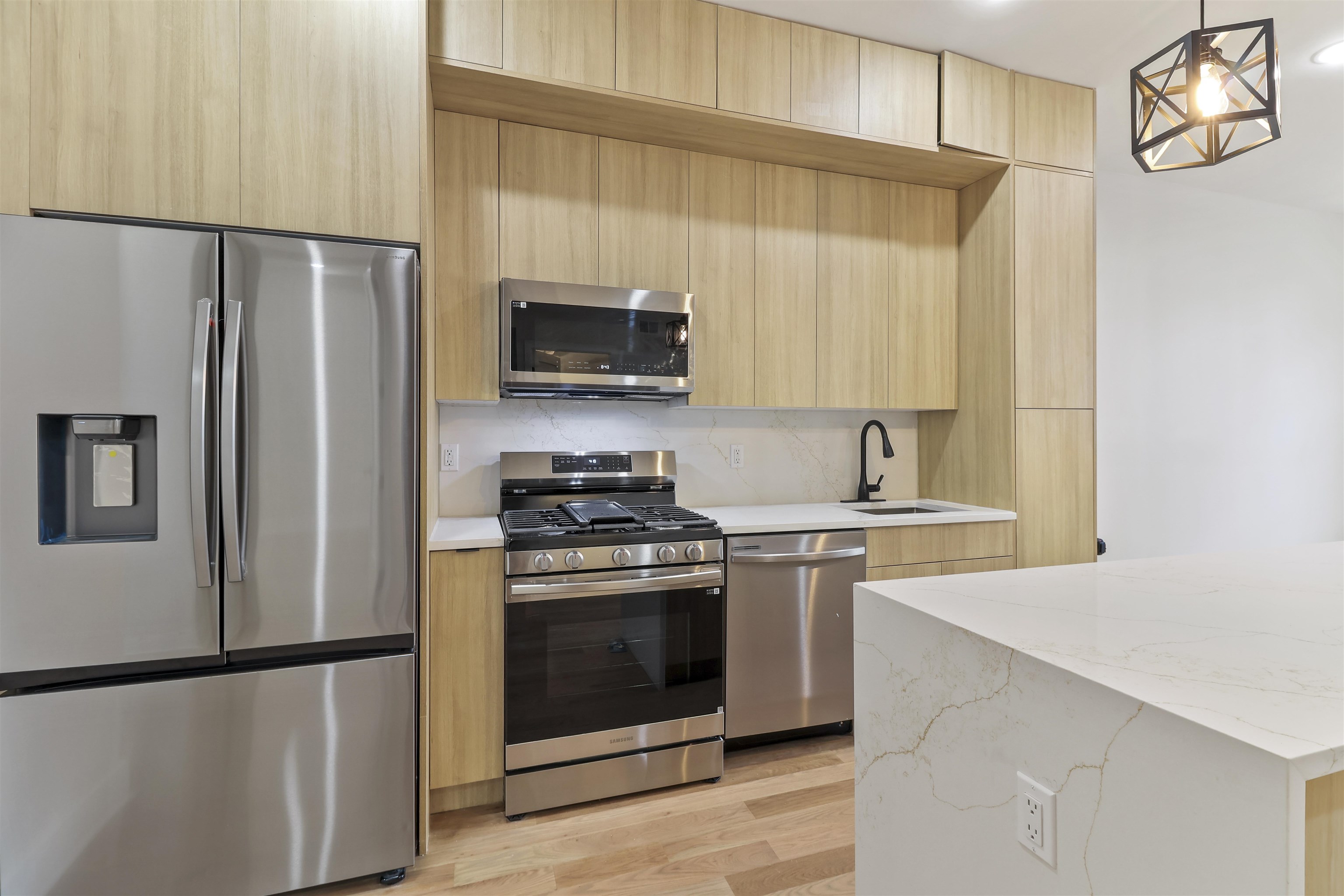 161 NEW YORK AVE 1