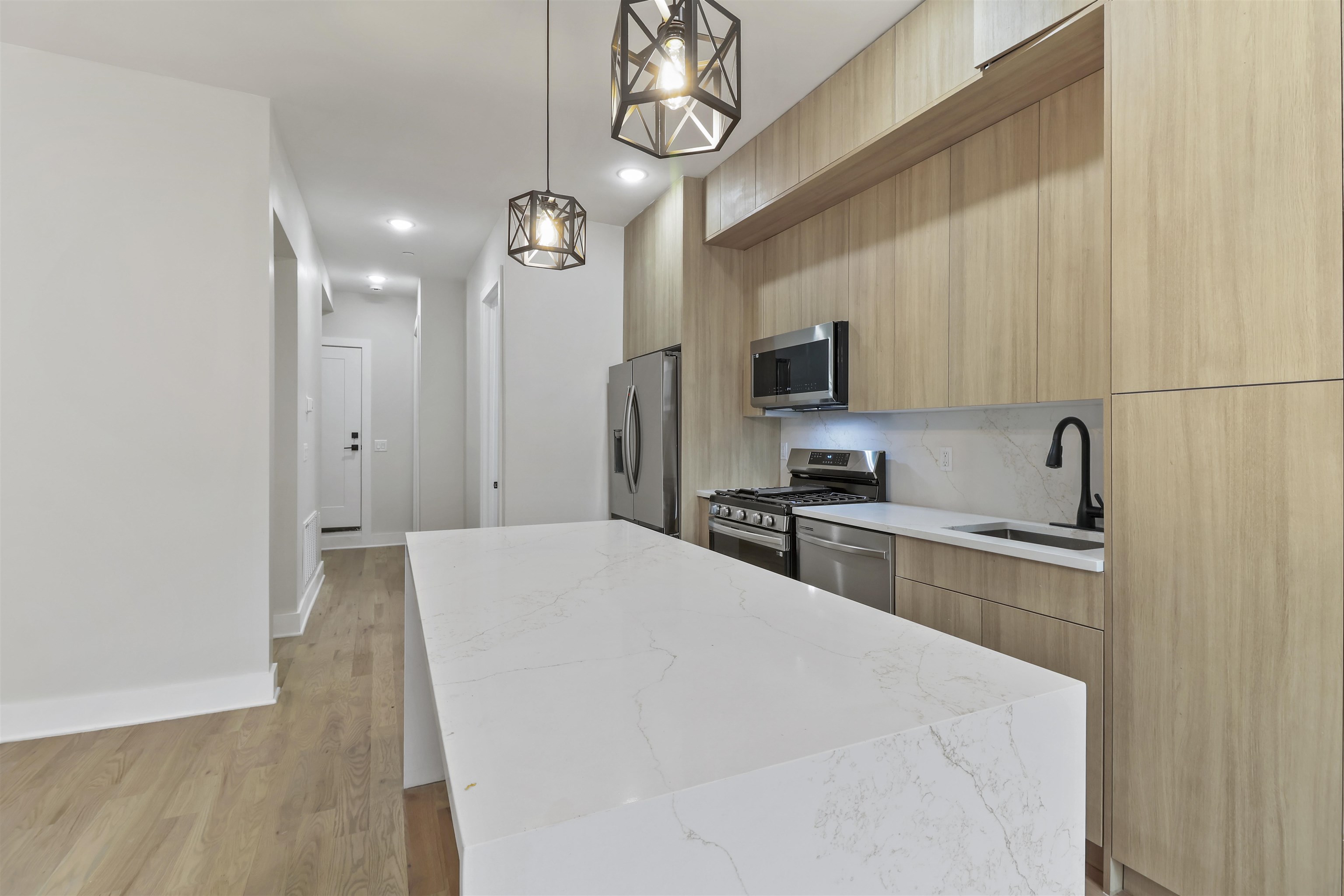 161 NEW YORK AVE 1