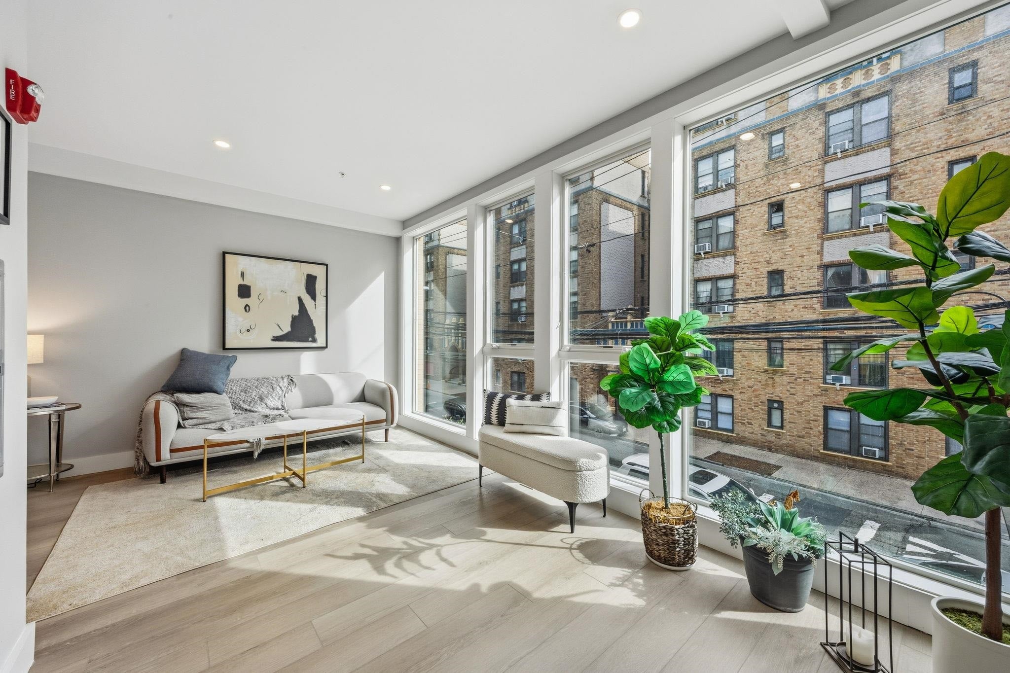 77 VAN REYPEN ST 1