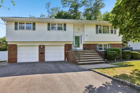 Homes For Sale - 270 Midwood Rd<br/> Paramus, NJ 07652