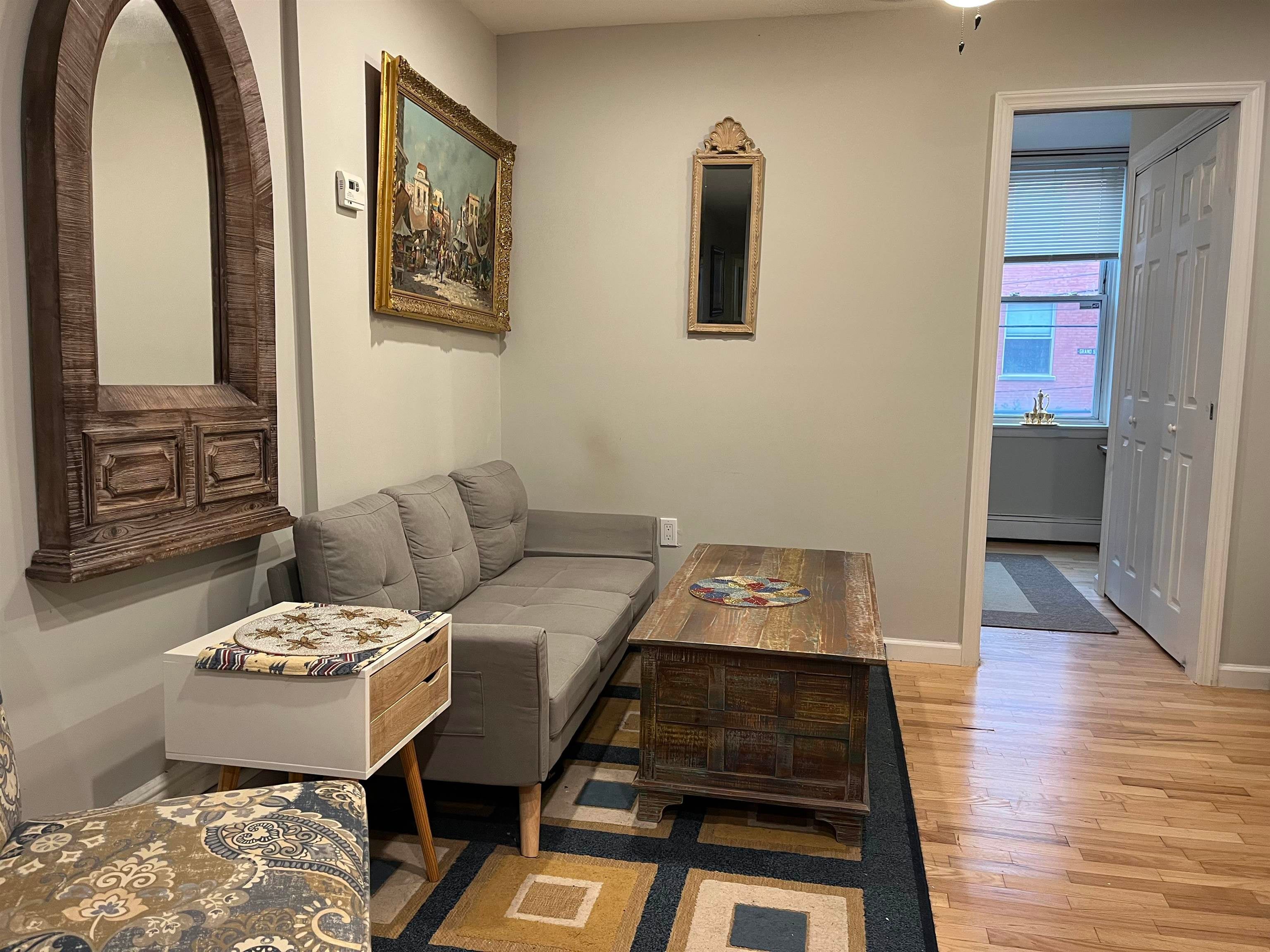 233 GRAND ST 2R