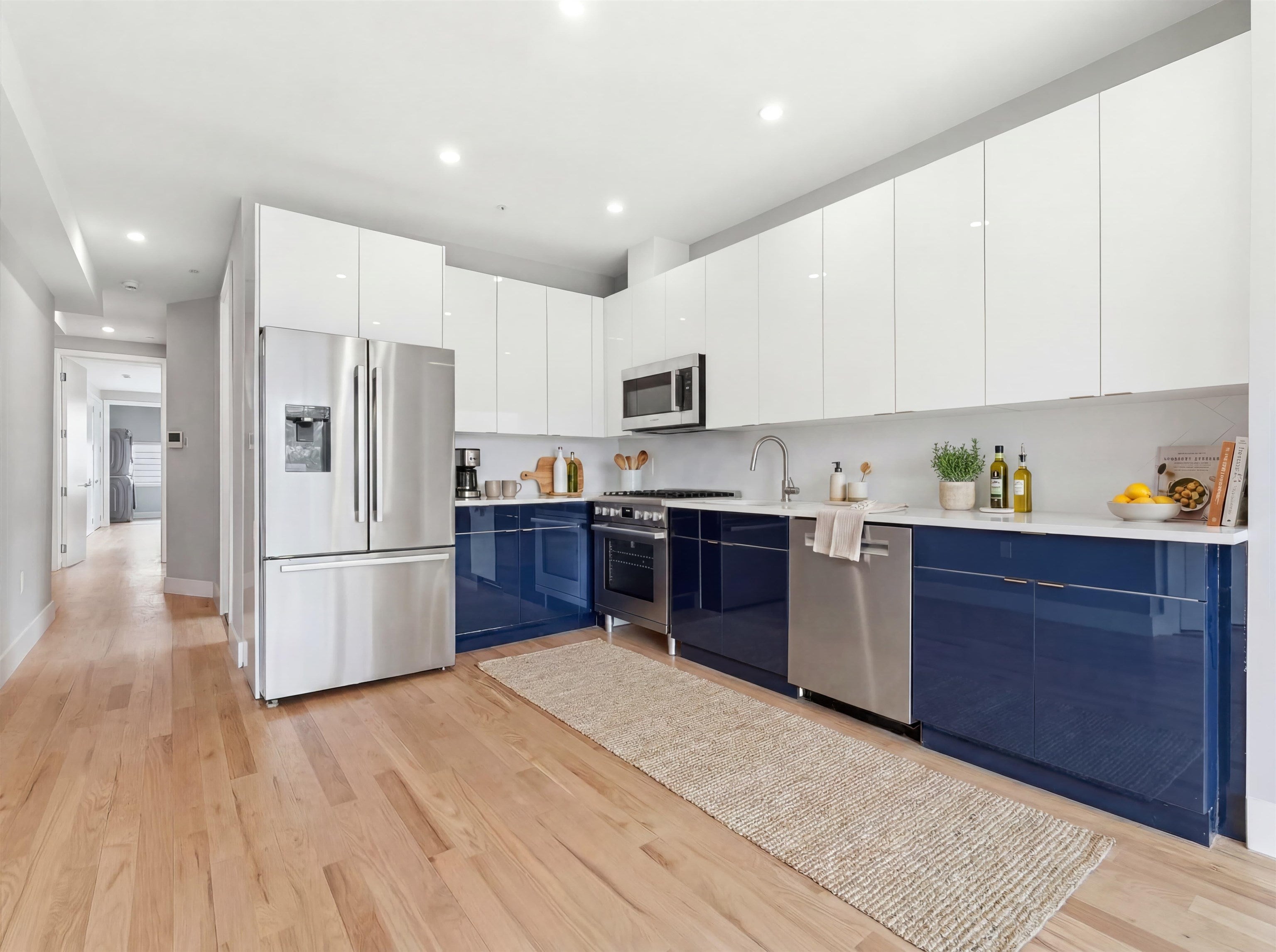 437 OGDEN AVE 2R