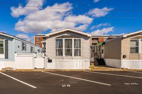 190 West 24th St, Bayonne, NJ 07002 - MLS#: 250003170