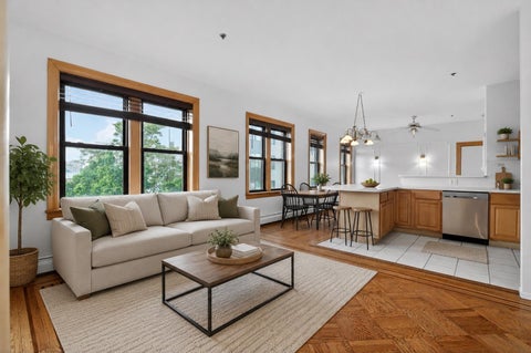 Homes For Rent - 418 Broadway #3N<br/> Bayonne, NJ 07002