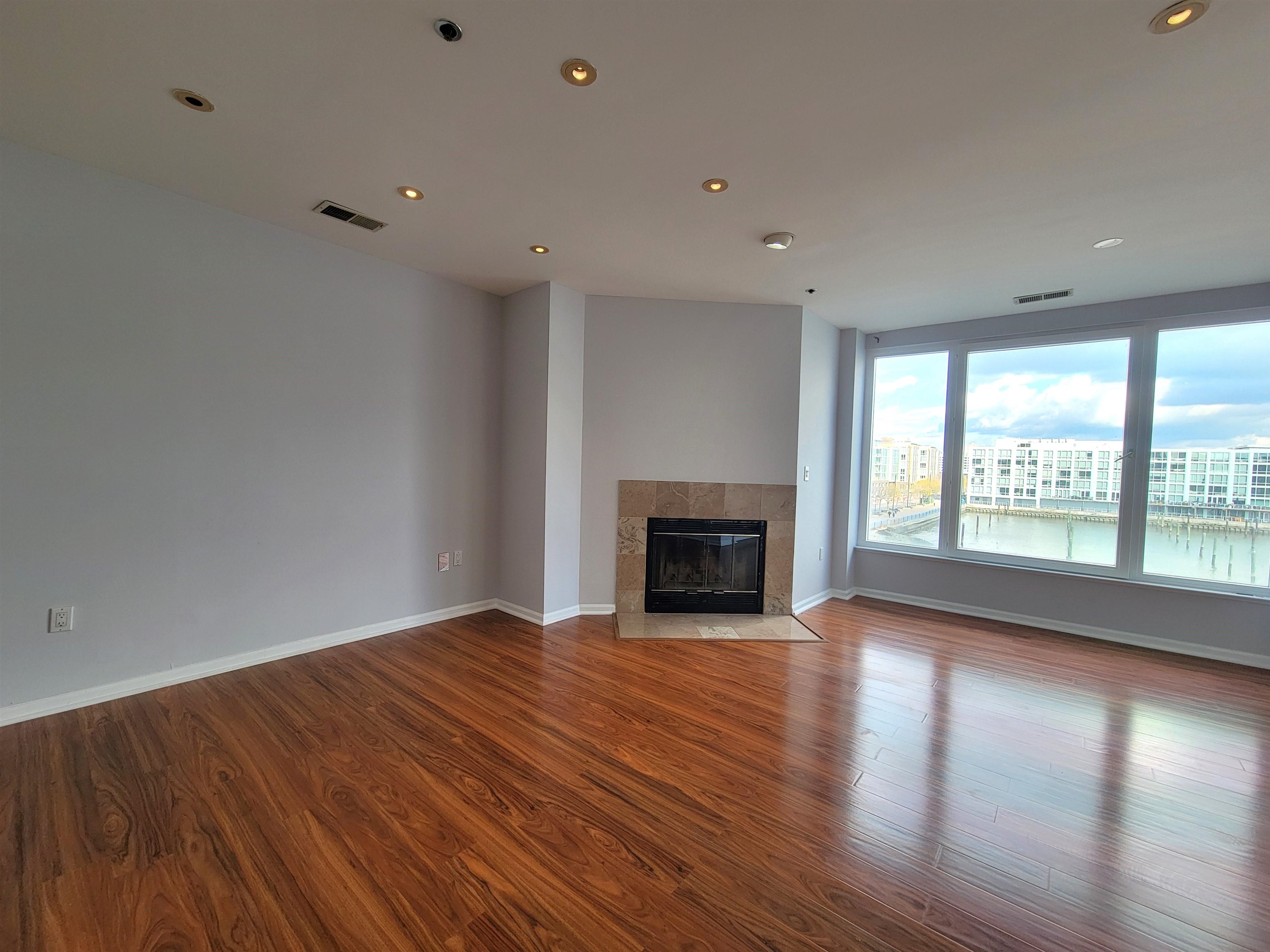 600 Harbor Blvd #907, Weehawken, New Jersey image 3