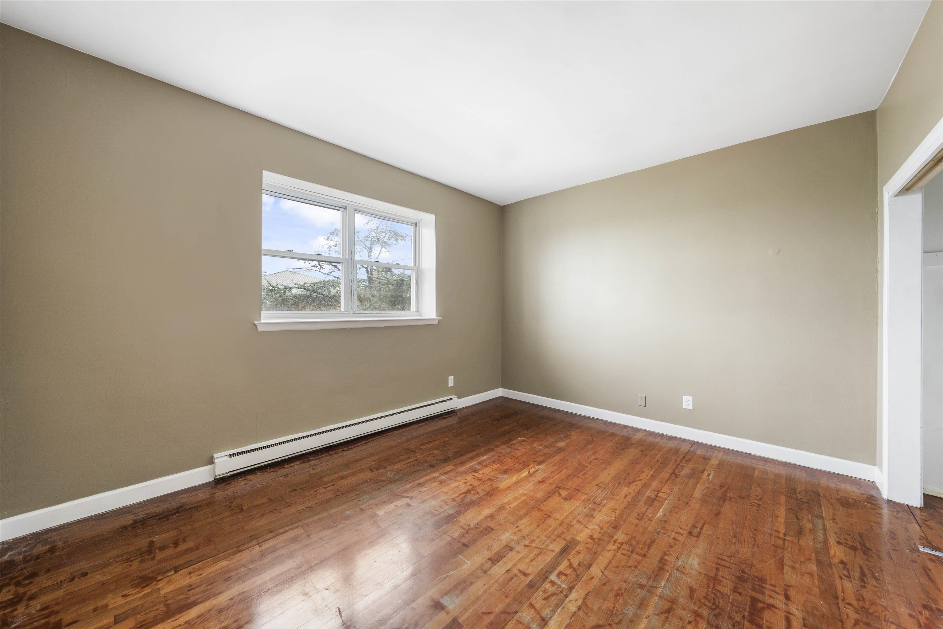 711 18th St #M, Union City, New Jersey image 1