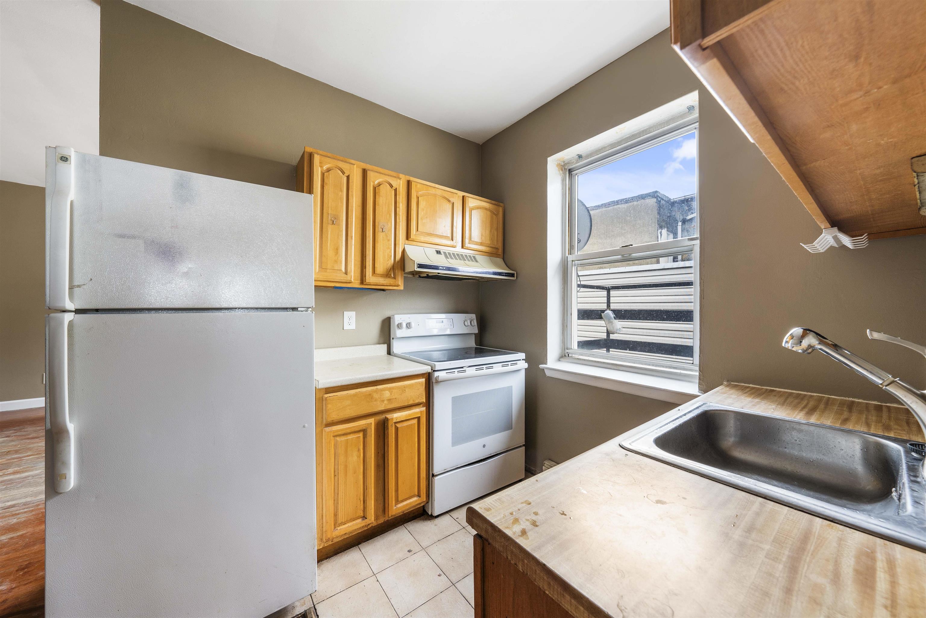 711 18th St #M, Union City, New Jersey image 9