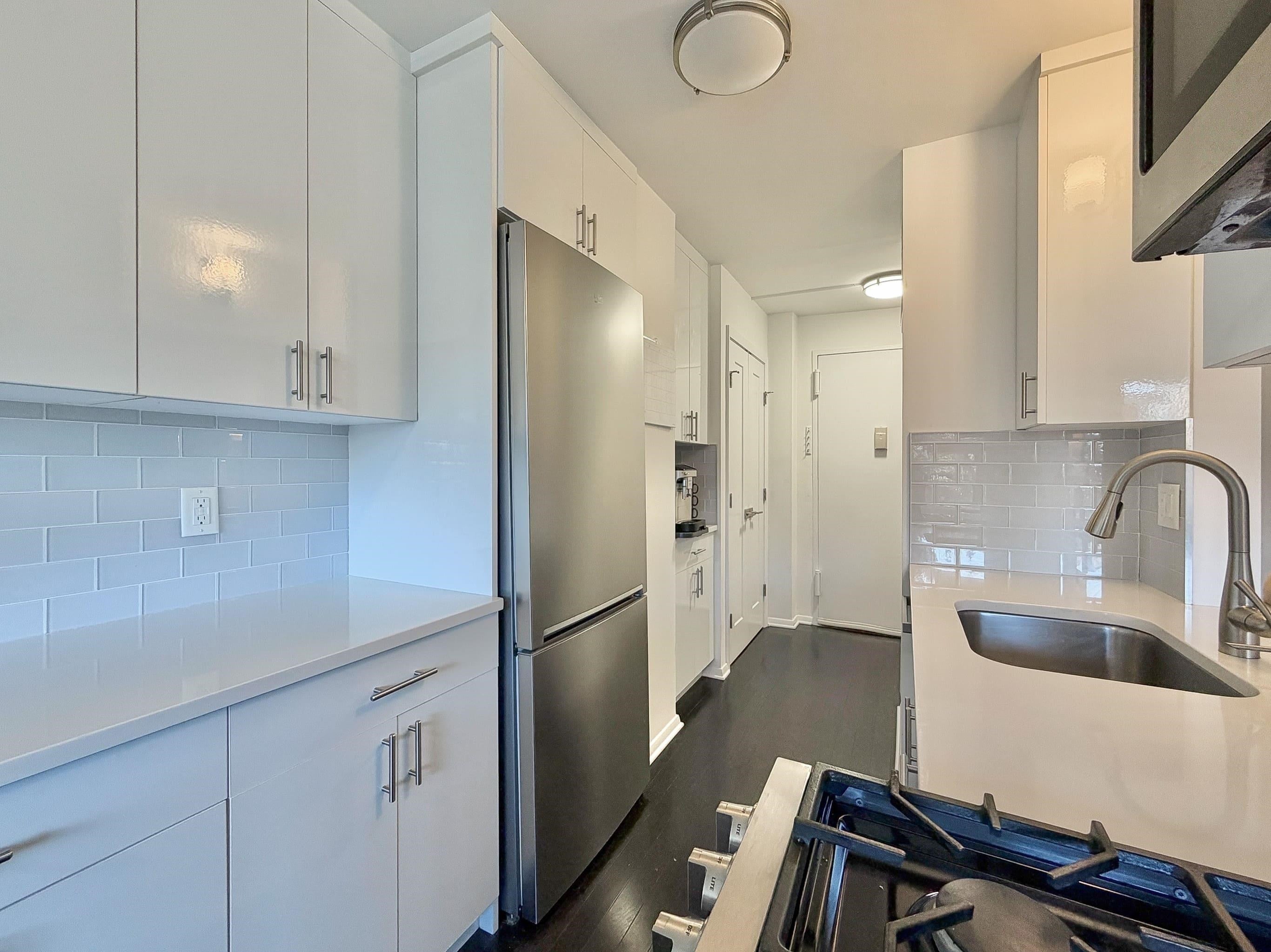500 CENTRAL AVE 211