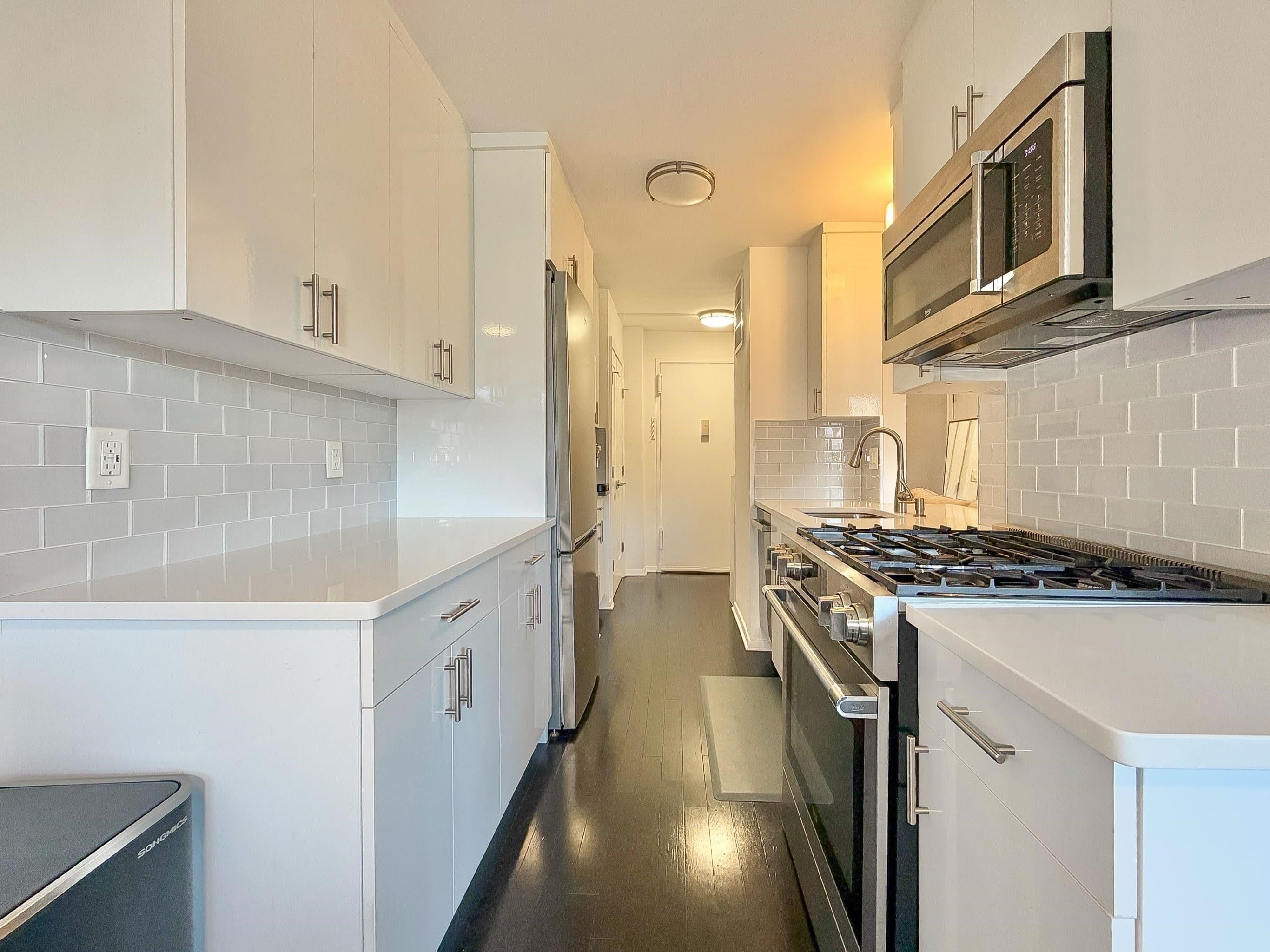 500 CENTRAL AVE 211