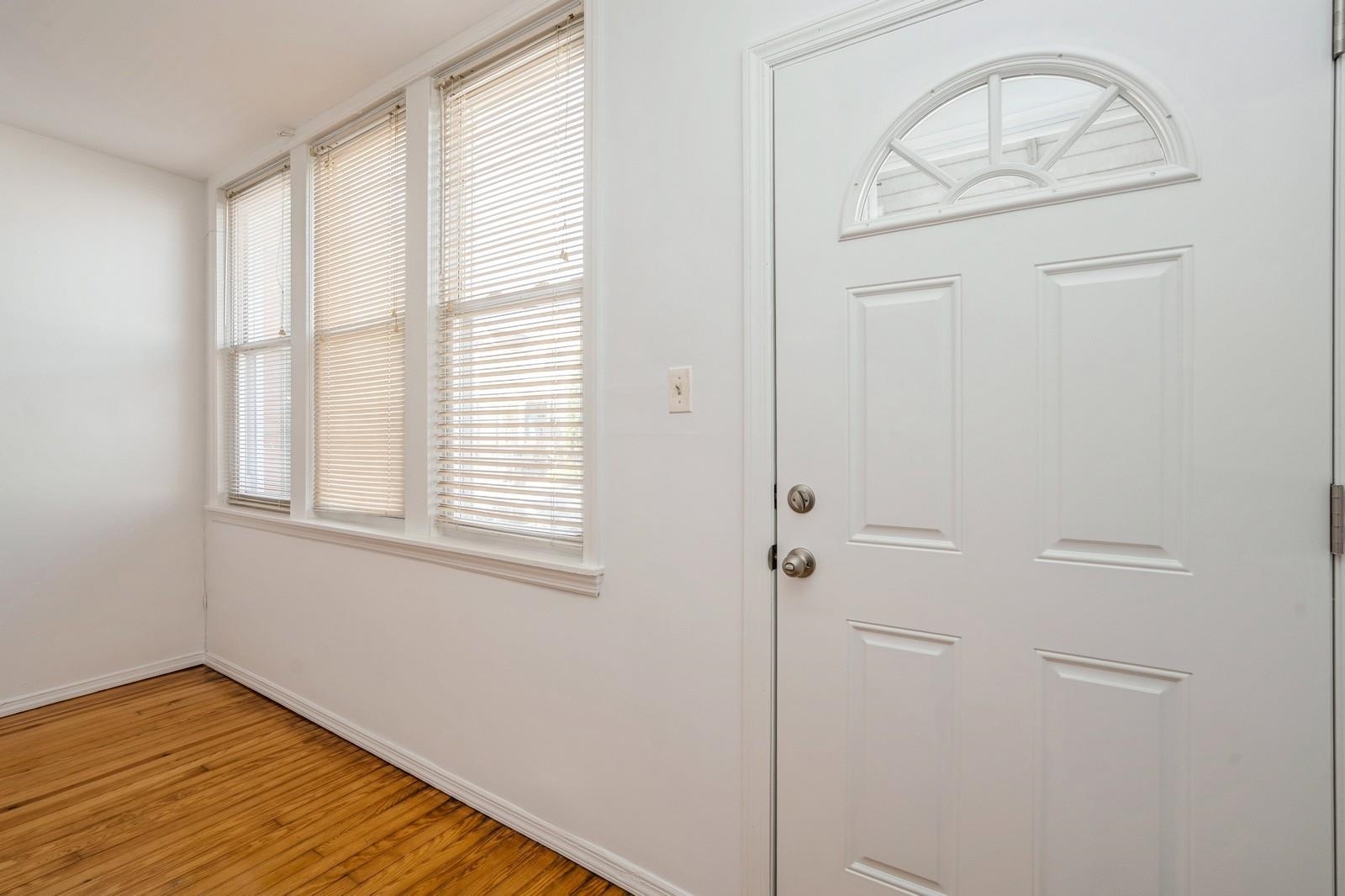 118 West 49th St, Bayonne, New Jersey image 2