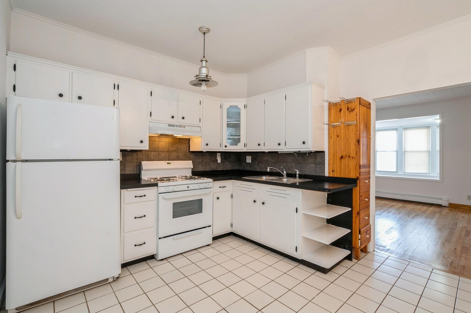 118 West 49th St, Bayonne, New Jersey image 10