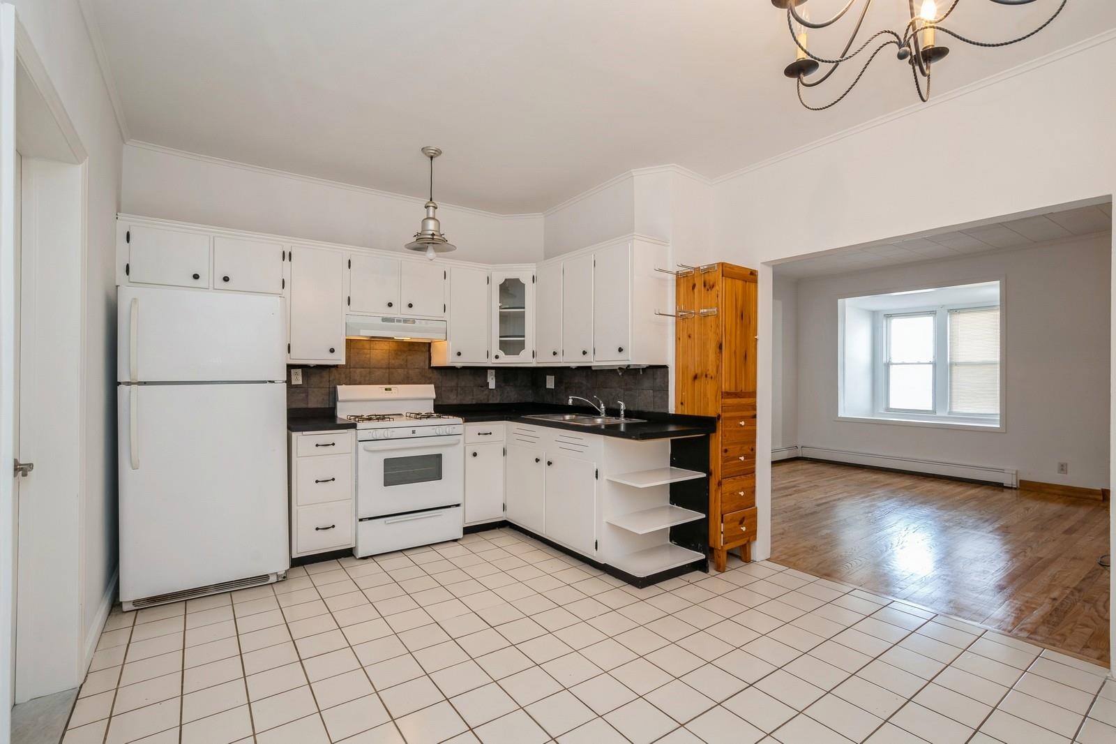 118 West 49th St, Bayonne, New Jersey image 12