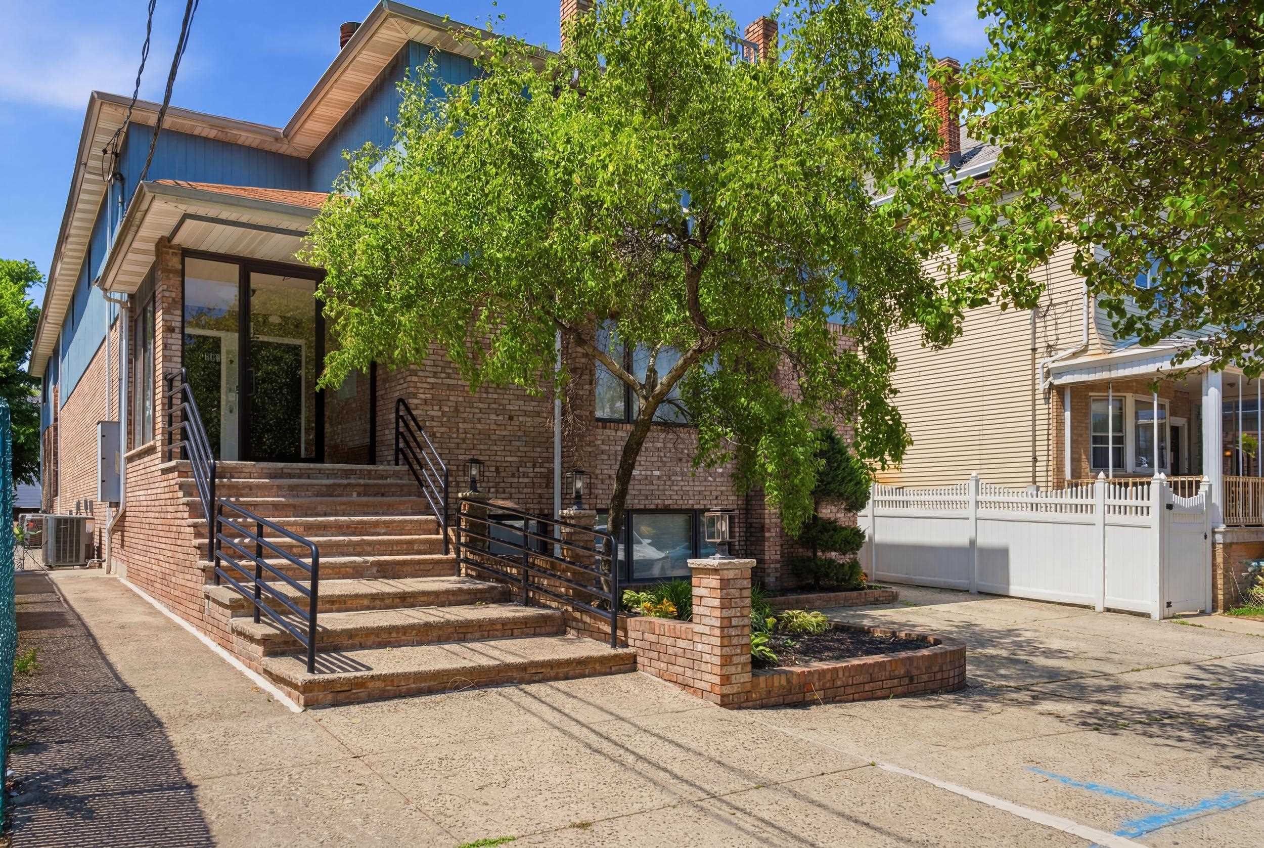 126 WEST 33RD ST - Photo 2