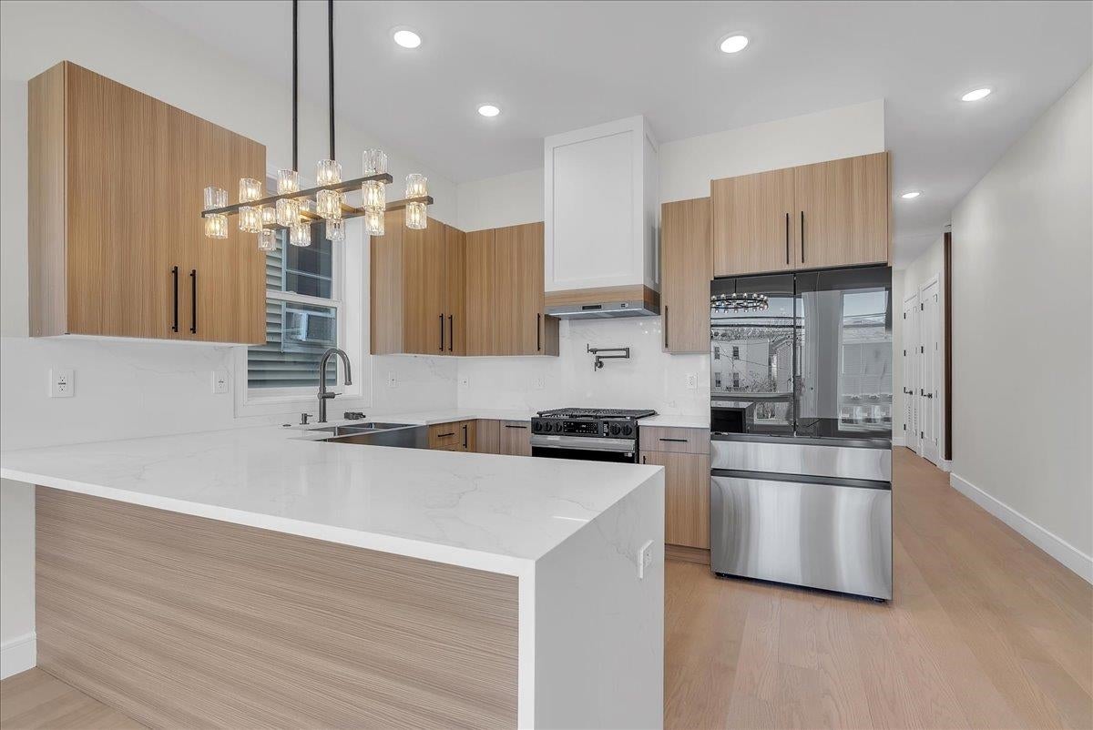 Search Homes 3 206 CLENDENNY AVE 1