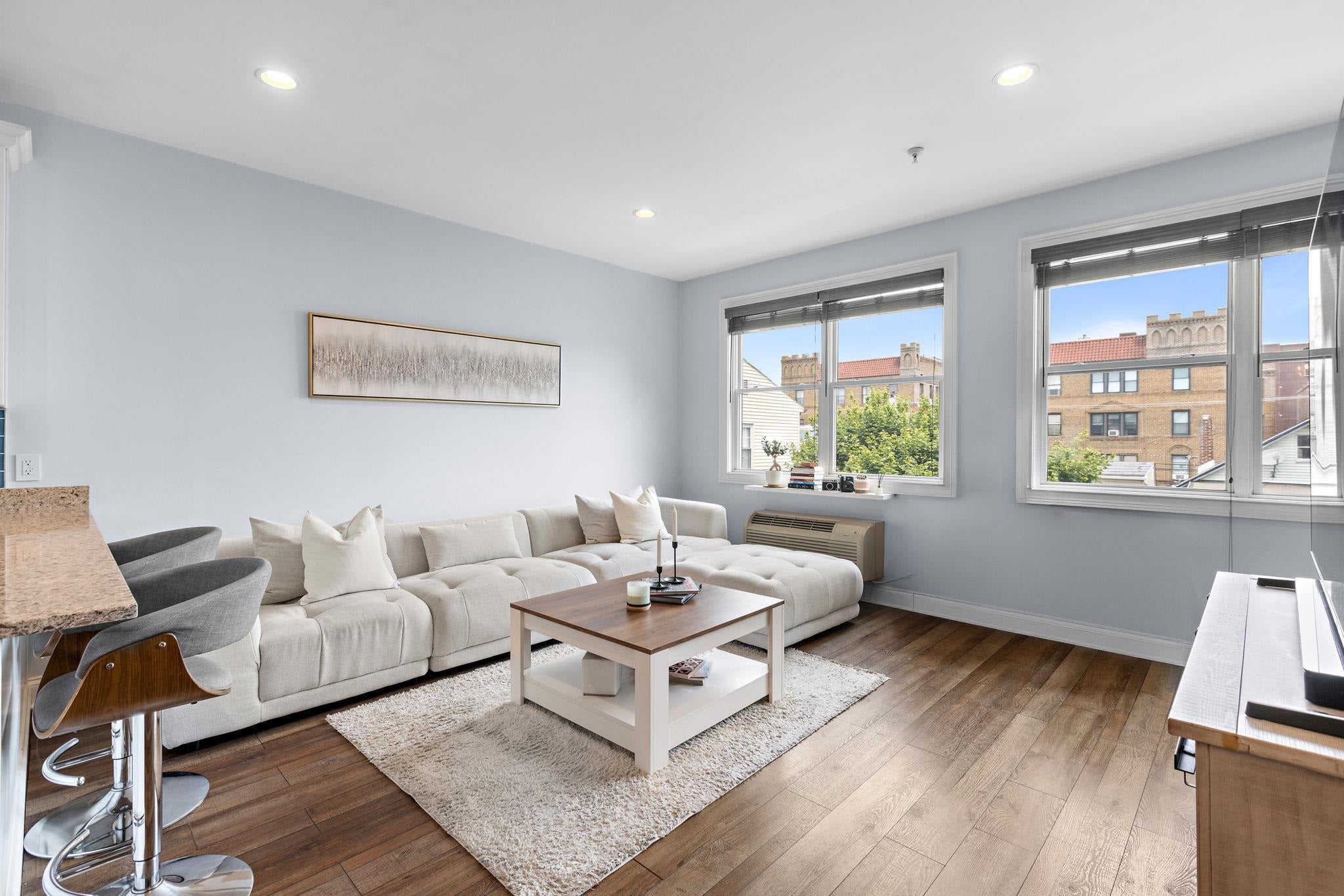 140 36TH ST 303