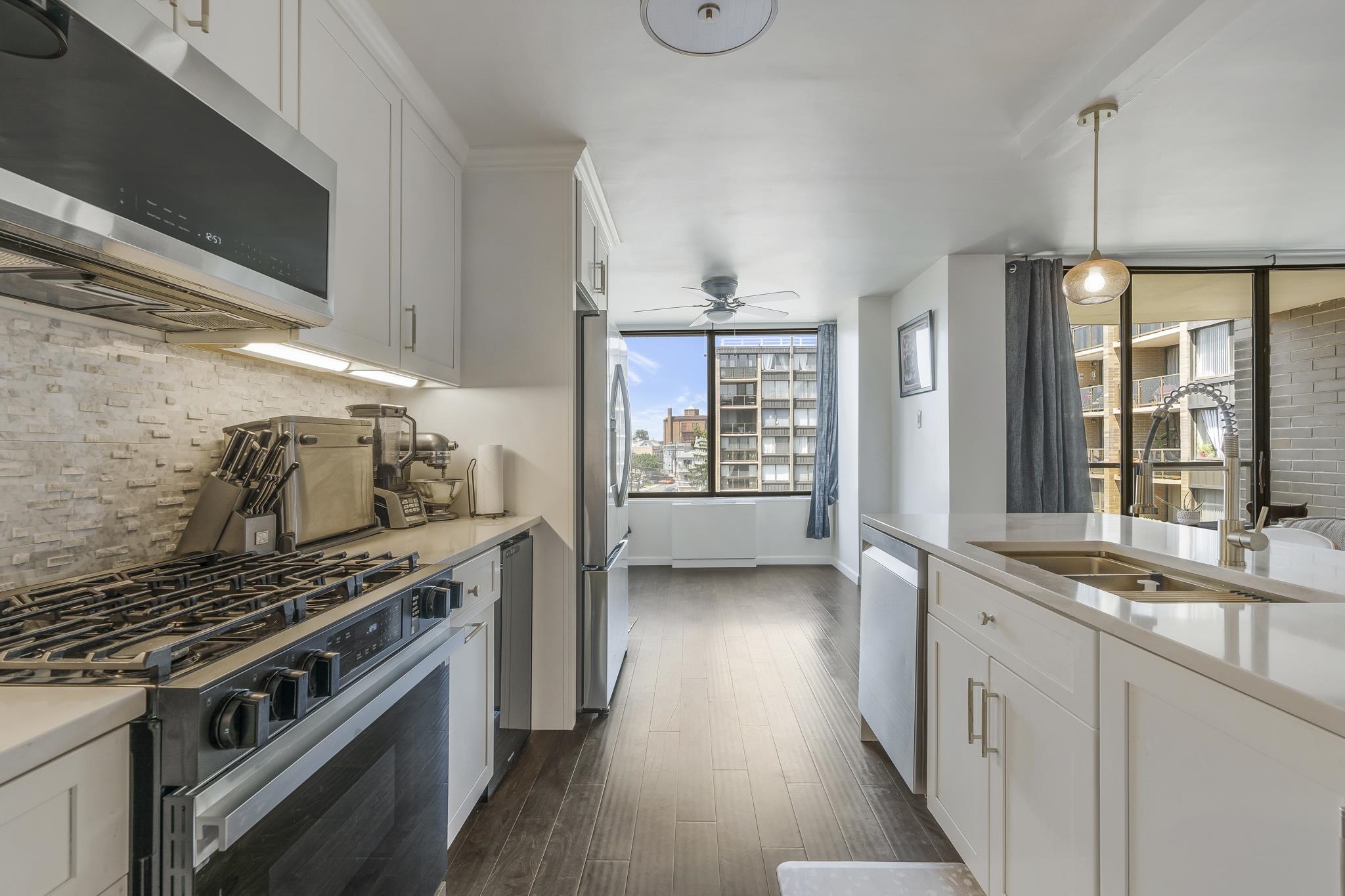 9060 PALISADE AVE 710