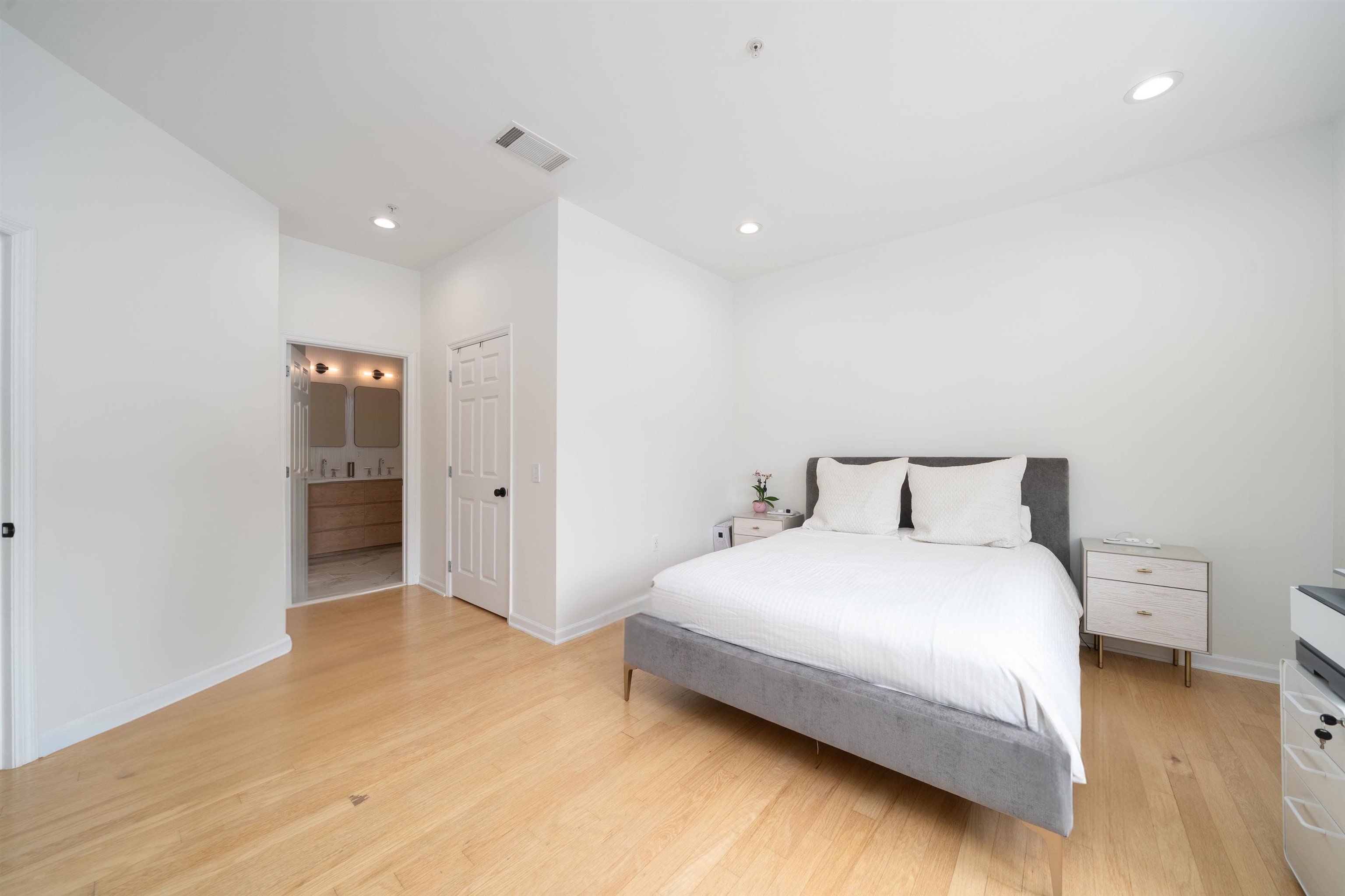 1200 Grand St #314, Hoboken, New Jersey image 13