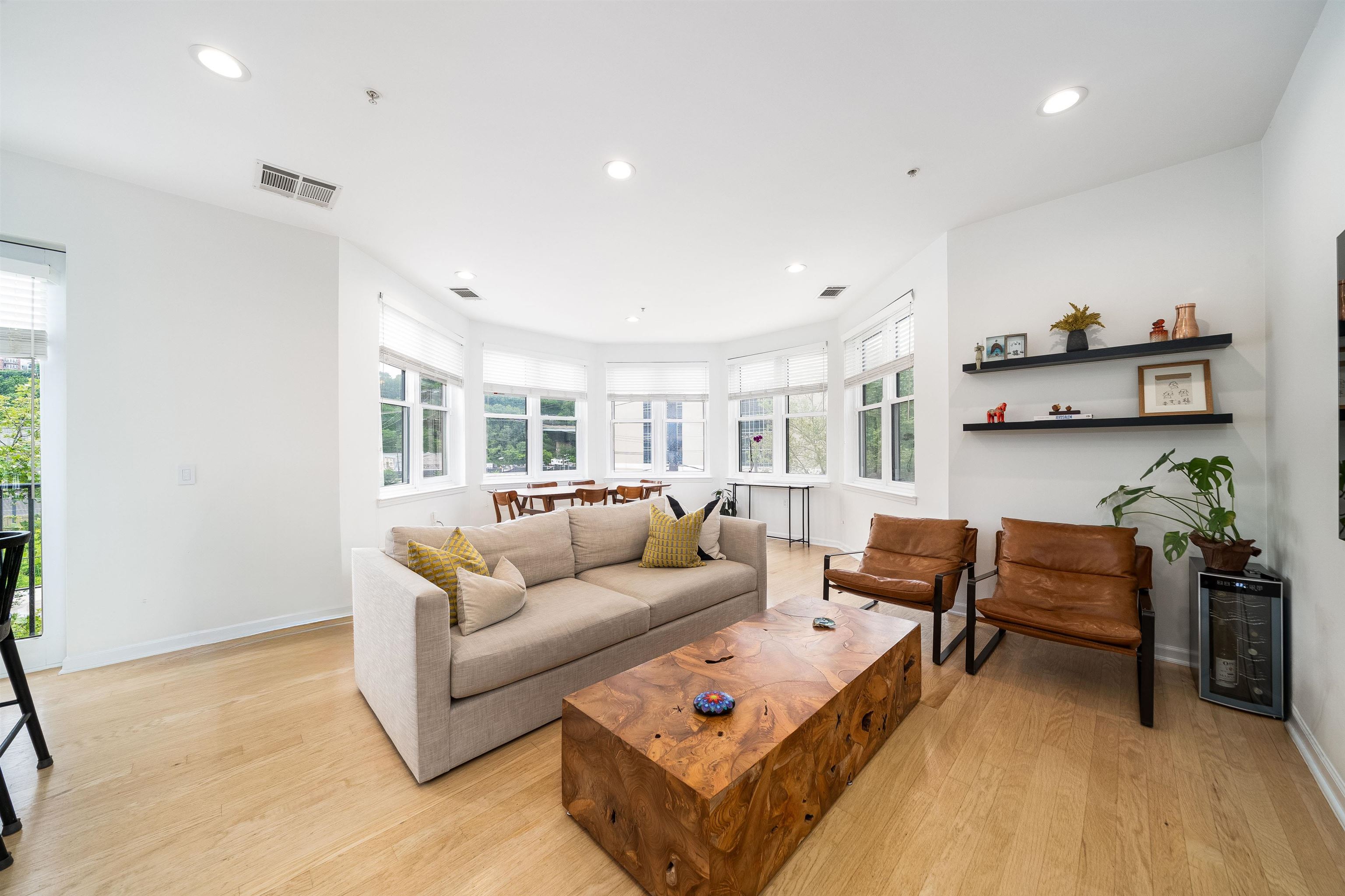 1200 Grand St #314, Hoboken, New Jersey image 2