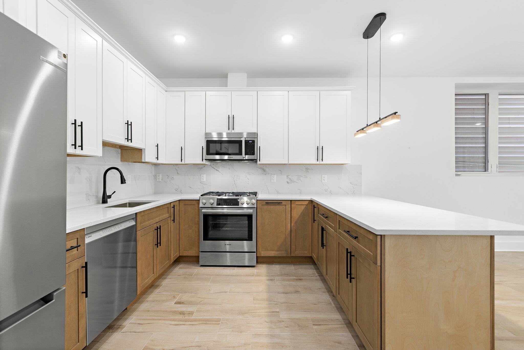 1001 SUMMIT AVE 1