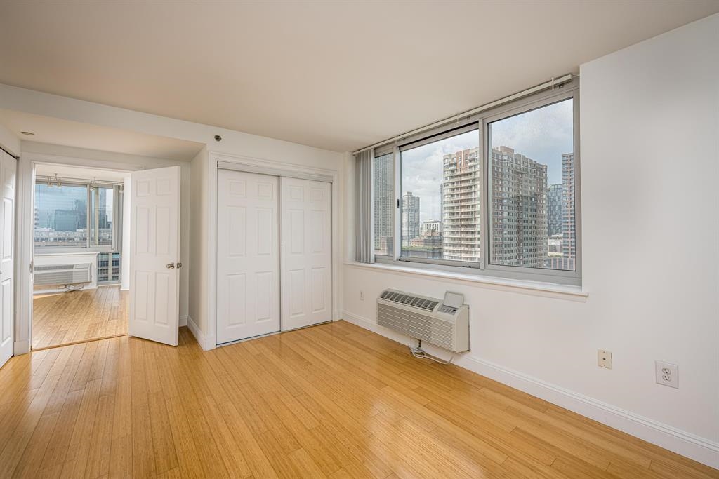 20 2nd St #1602, Jersey City, New Jersey image 5