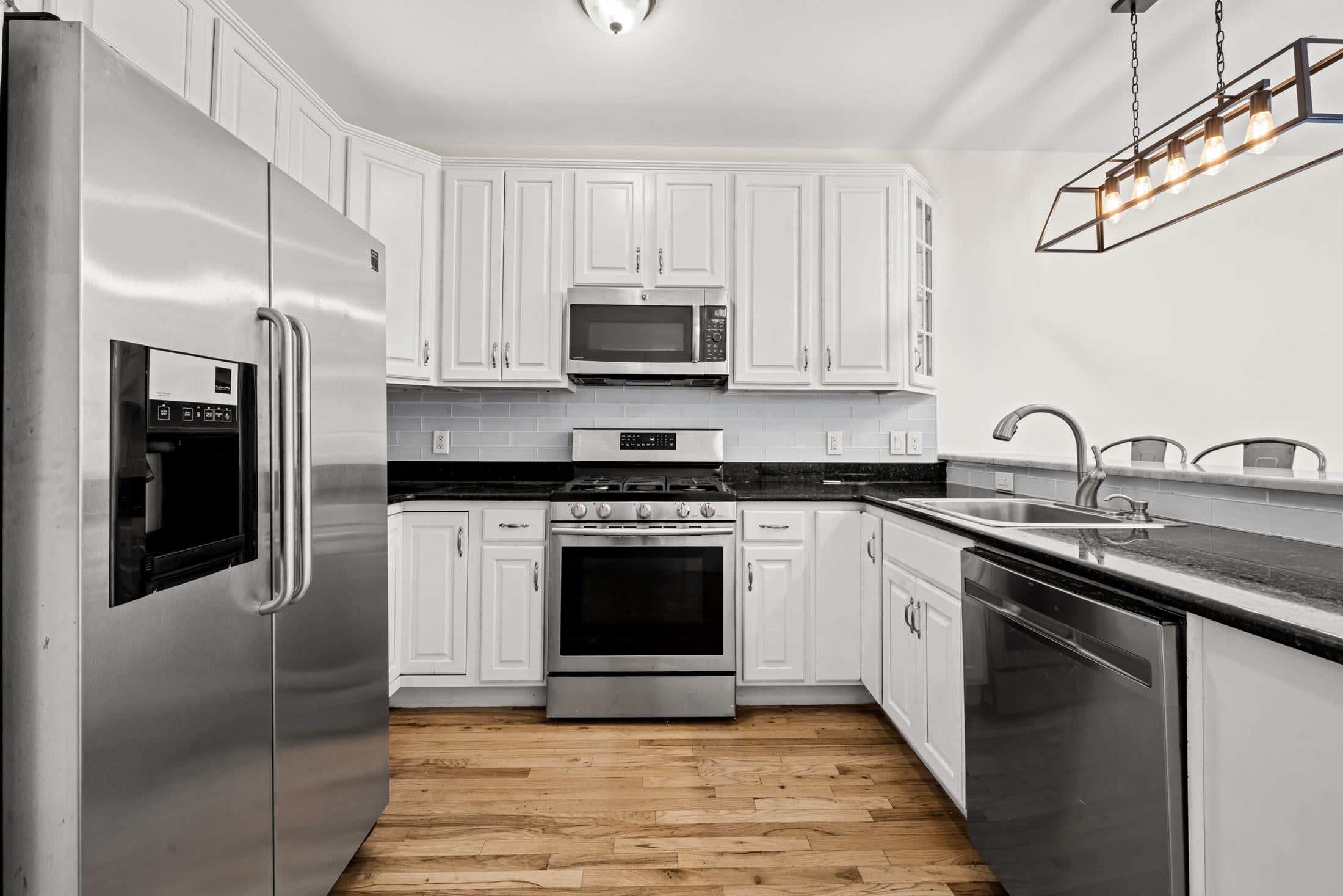 81 MONROE ST 2