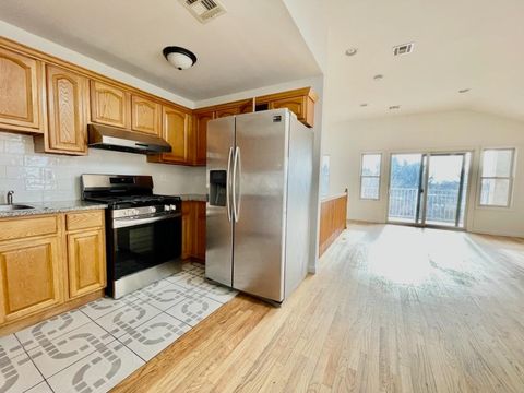 MLS: 250004685