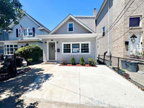 Homes For Rent - 9005 Durham Ave<br/> North Bergen, NJ 07047