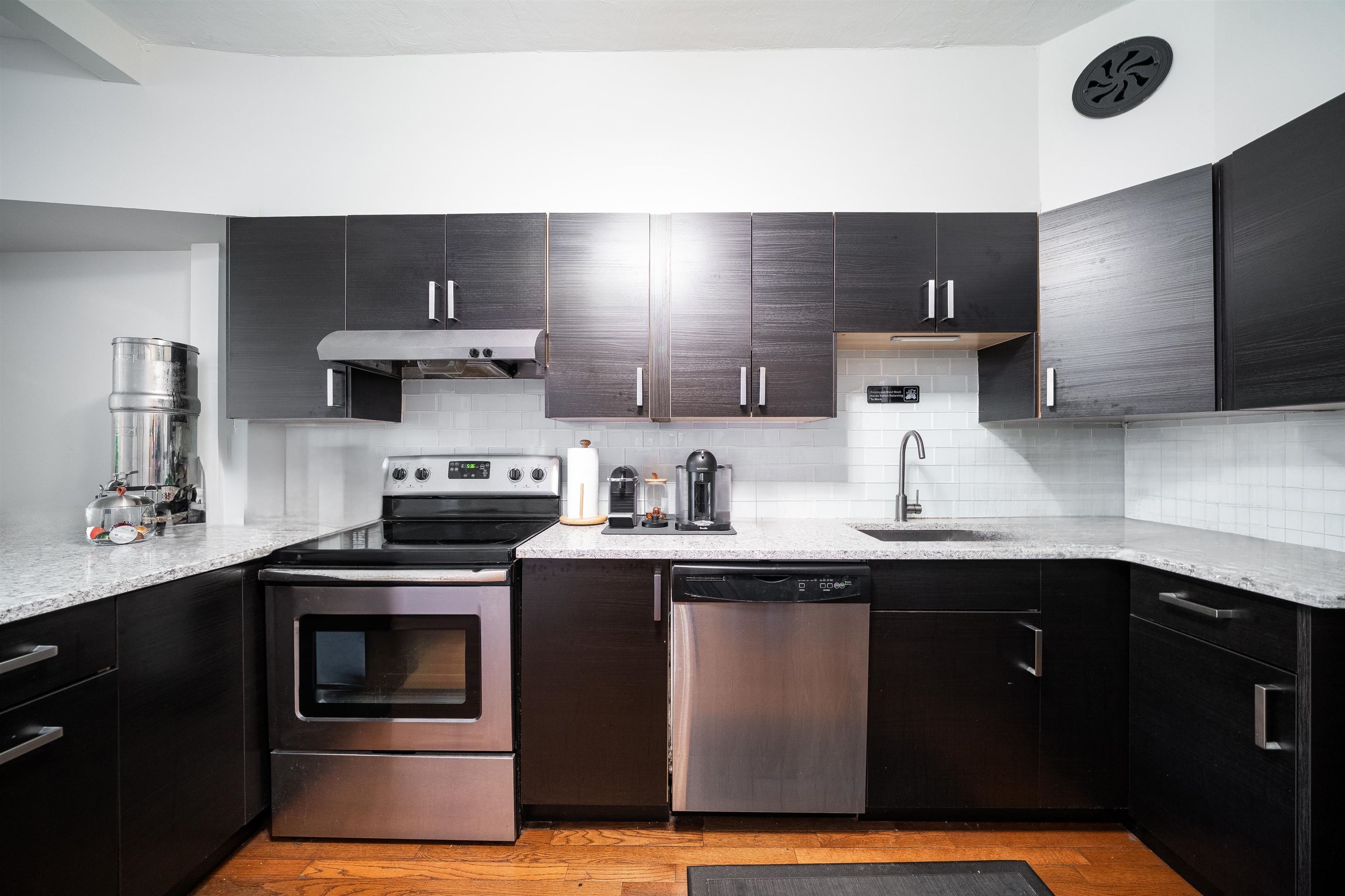931 Park Ave #4R, Hoboken, New Jersey image 3