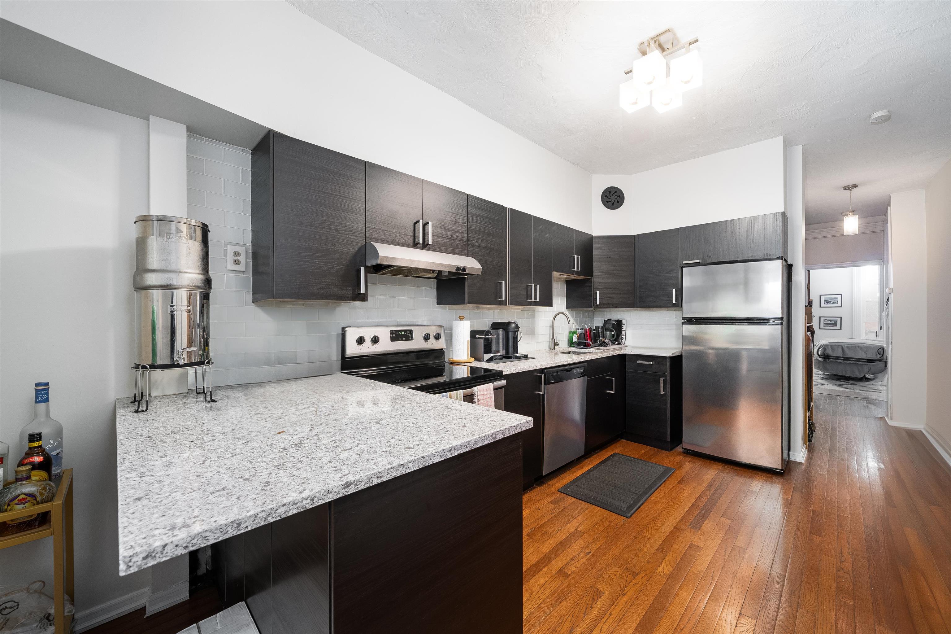 931 Park Ave #4R, Hoboken, New Jersey image 4