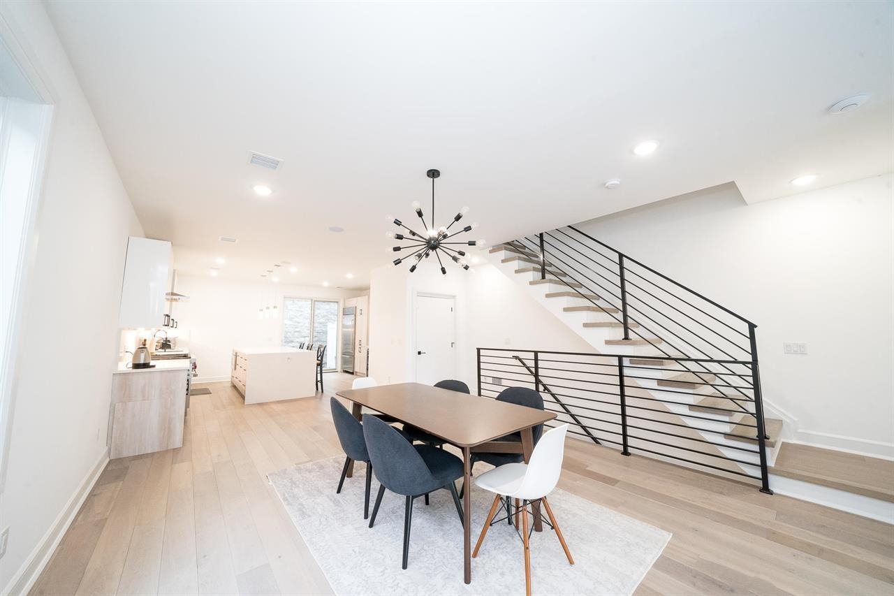 496 Undercliff Ave #A, Edgewater, New Jersey image 2