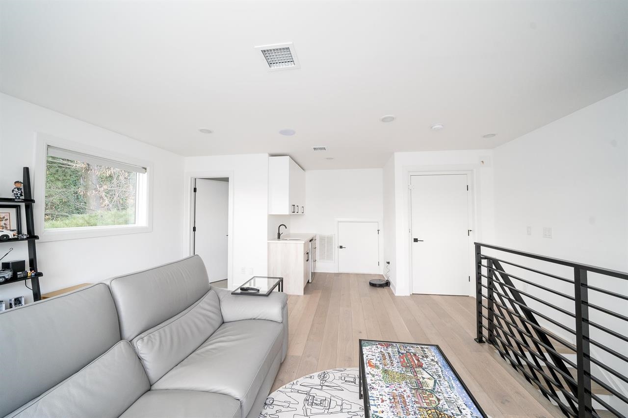 496 Undercliff Ave #A, Edgewater, New Jersey image 23