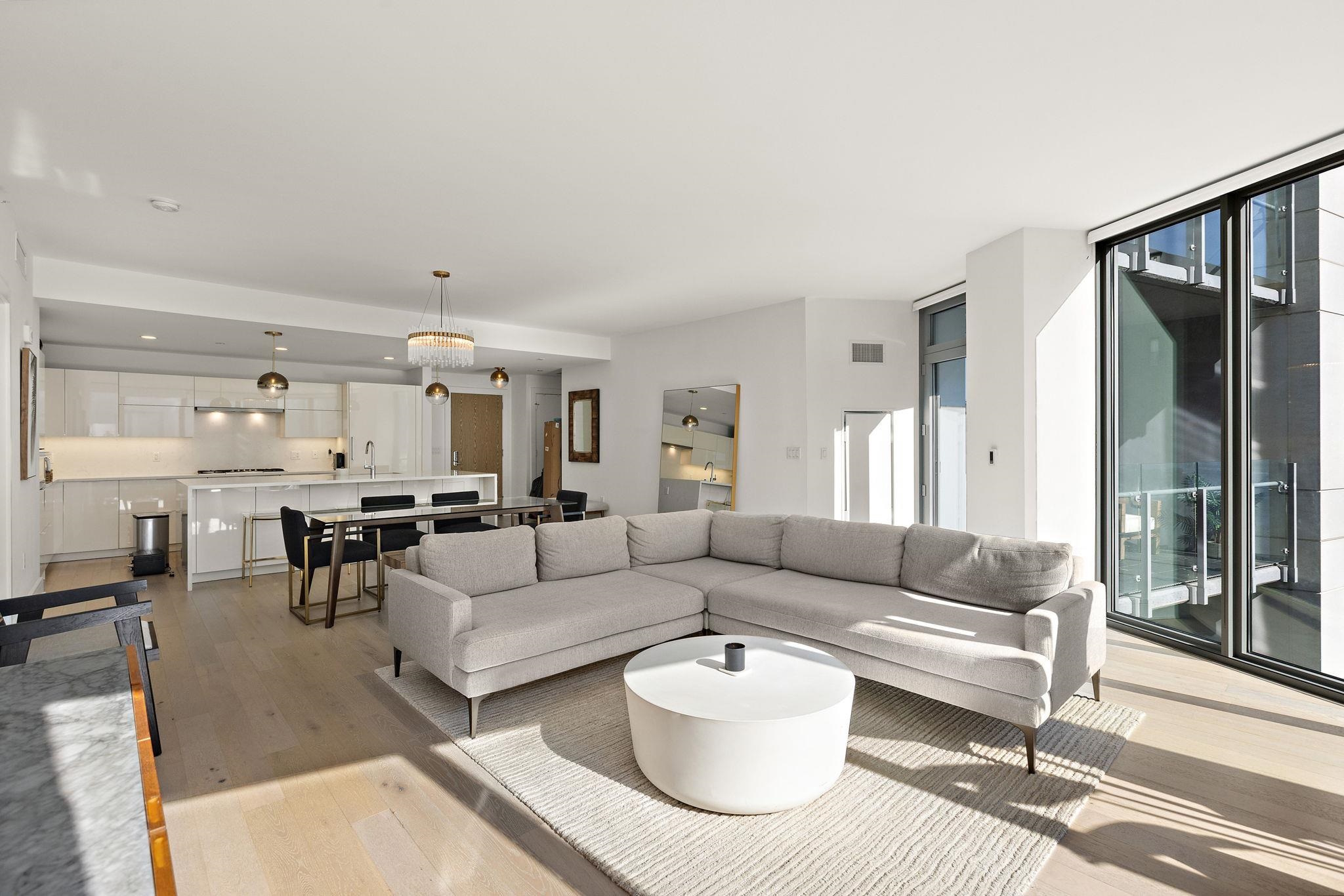 9 AVENUE AT PORT IMPERIAL 911