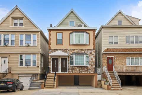 Multifamily For Sale - 164 Avenue B<br/> Bayonne, NJ 07002