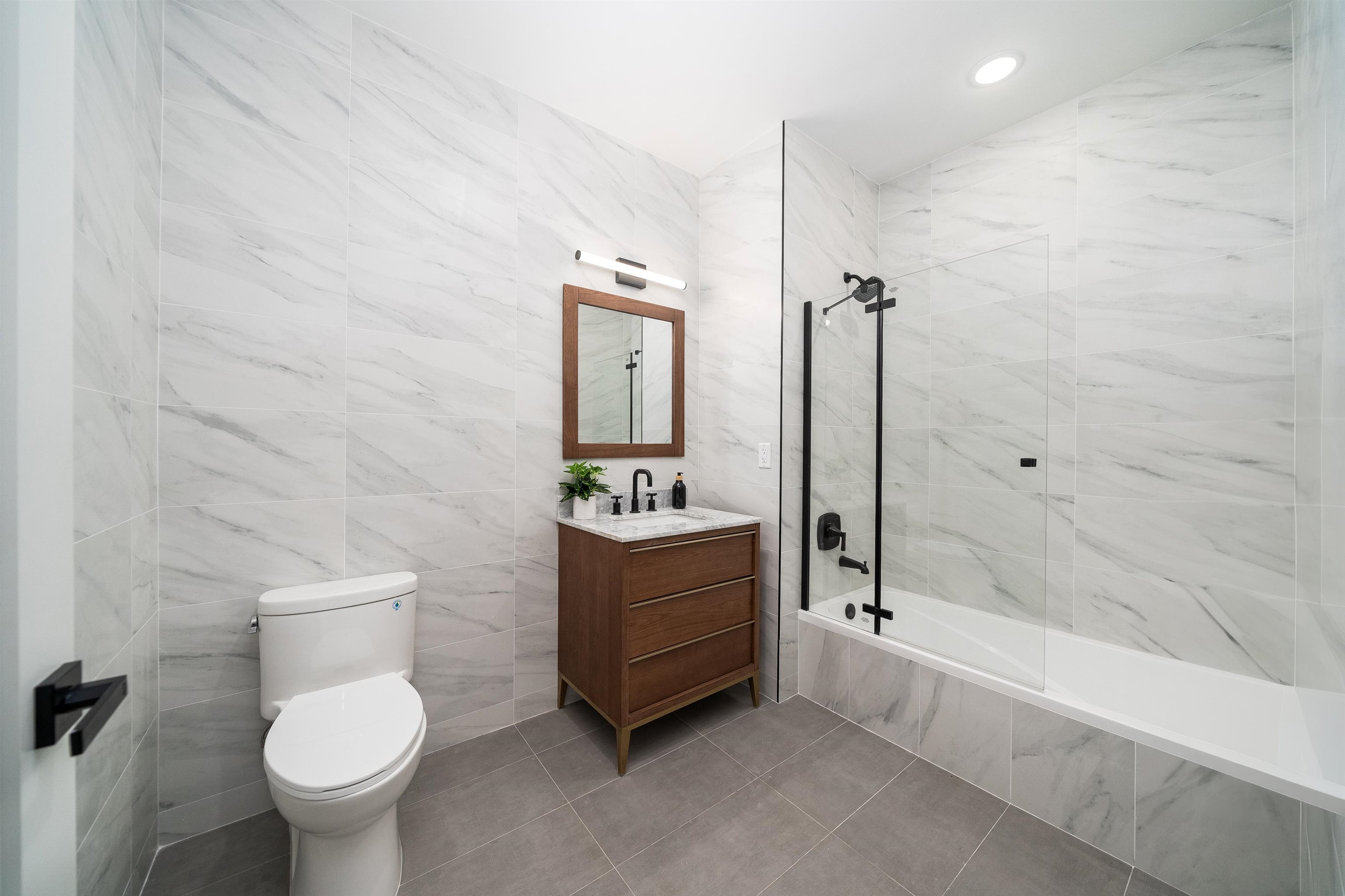 649 38th St #209, Union City, New Jersey image 16